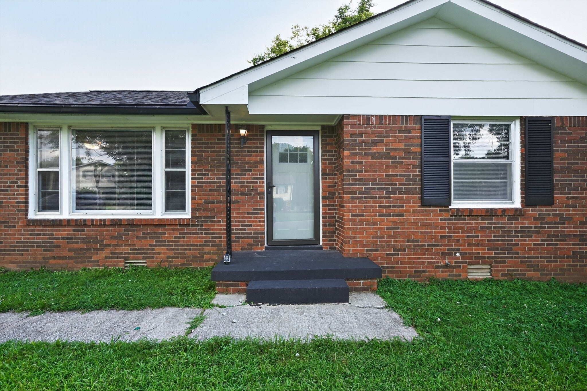 736 Roman Dr — photo