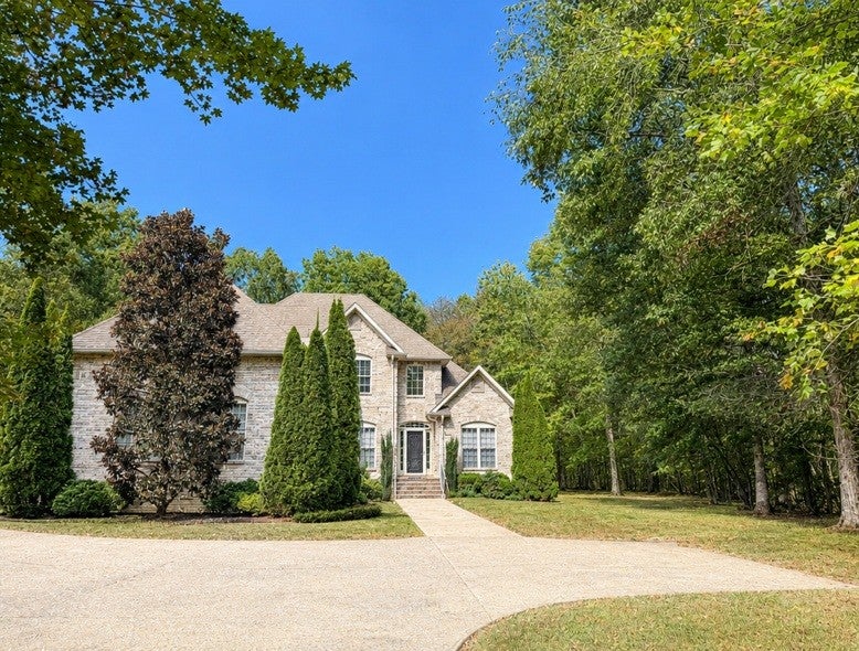 314 Wellington Dr — photo