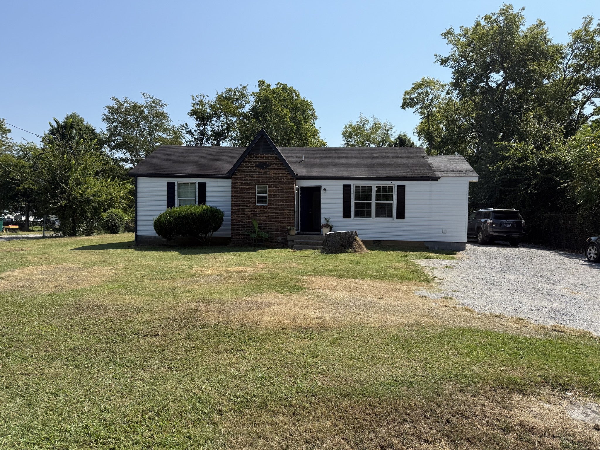 5853 Seminary Rd — photo