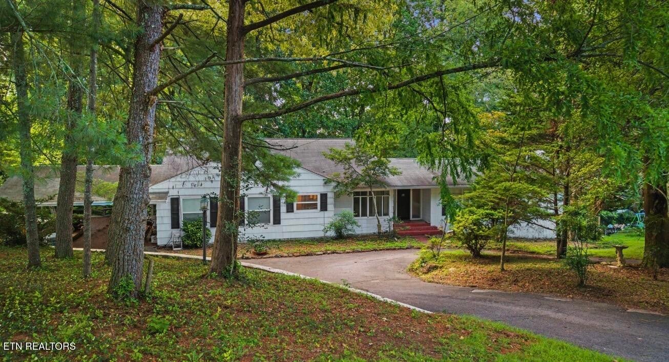 124 Orchard Circle — photo