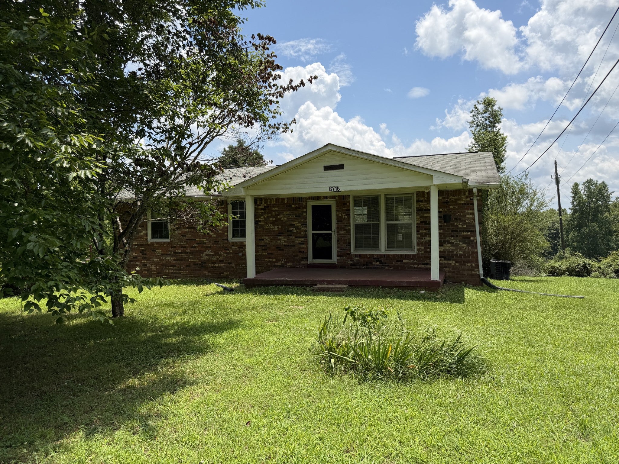 6716 Brown Hollow Rd — photo