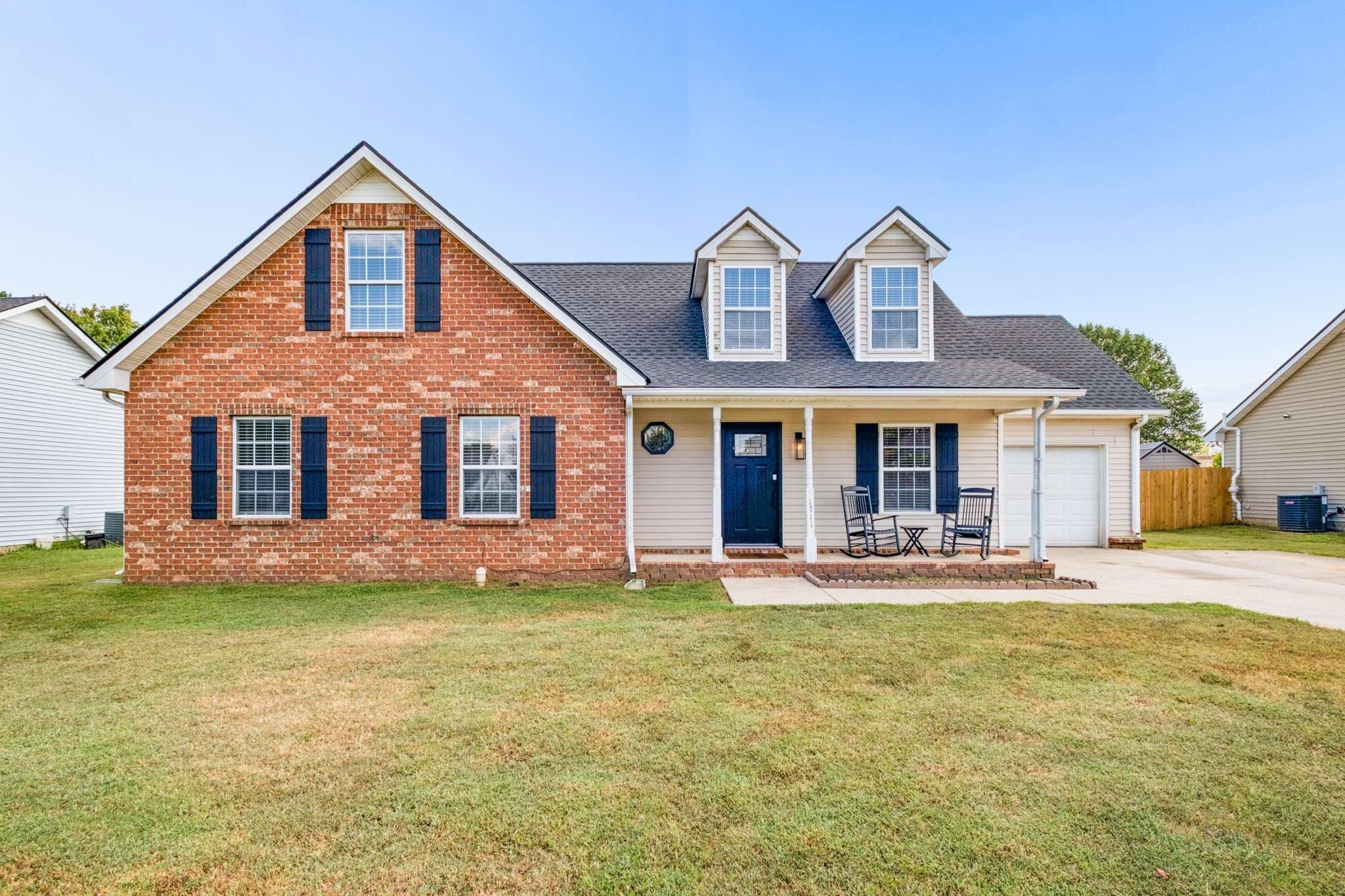 1711 Locerbie Dr — photo