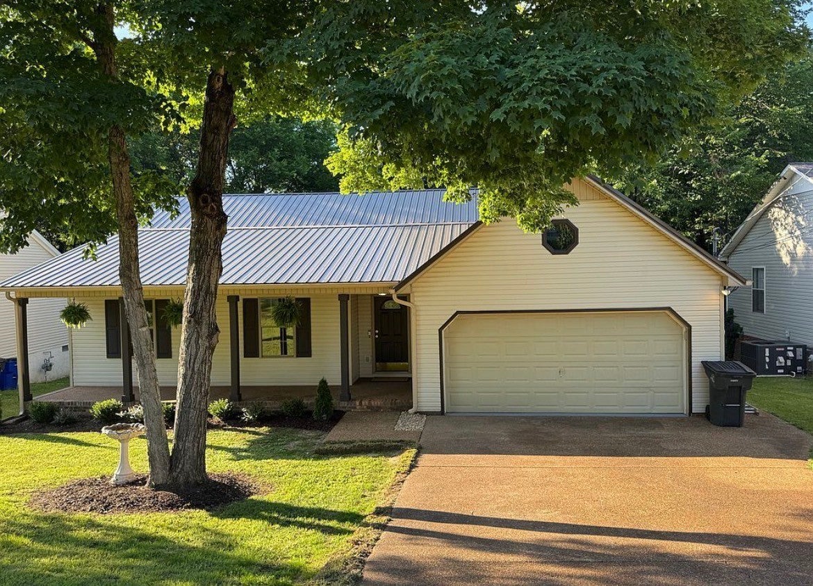 208 Valley Dr — photo
