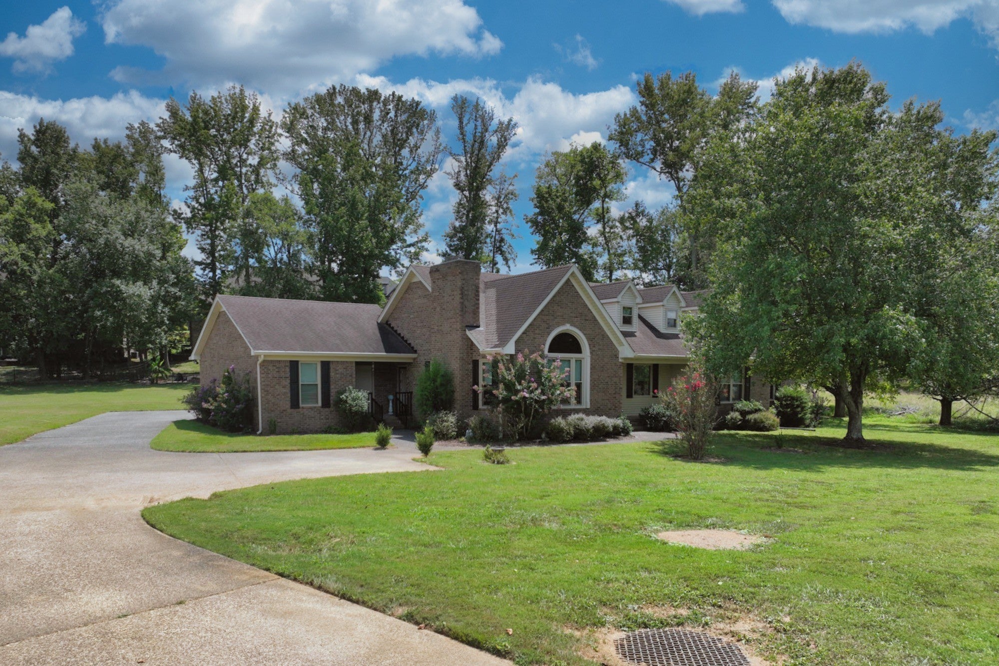 210 The Hollows Ct — photo