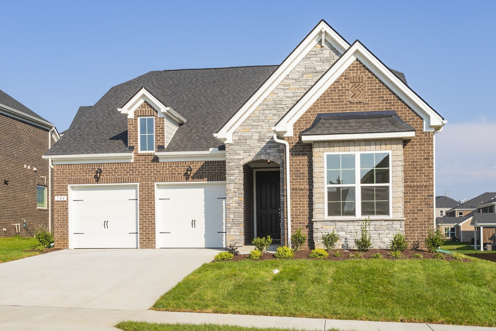 2402 Maywood Court — photo