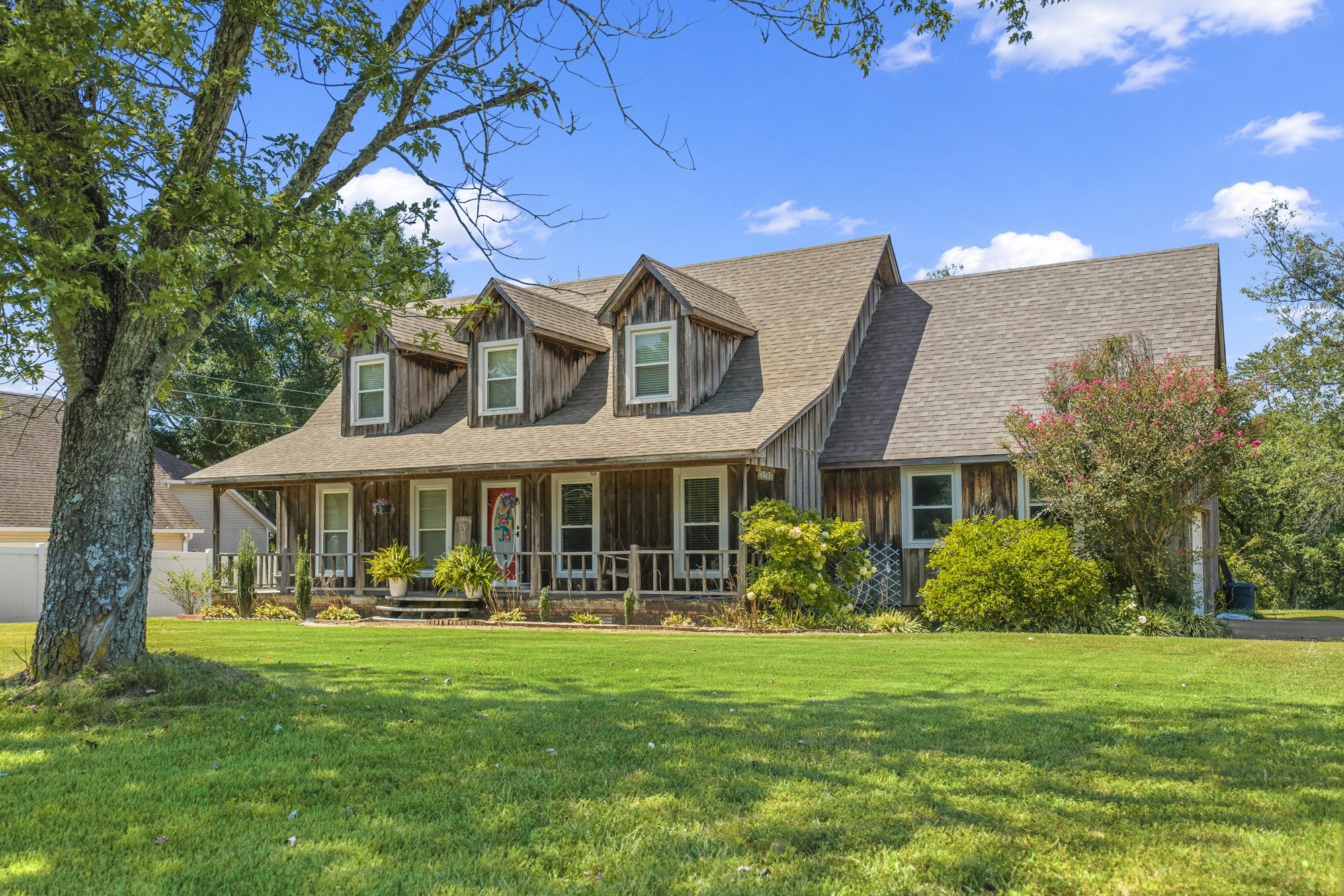 55 Evergreen Dr — photo