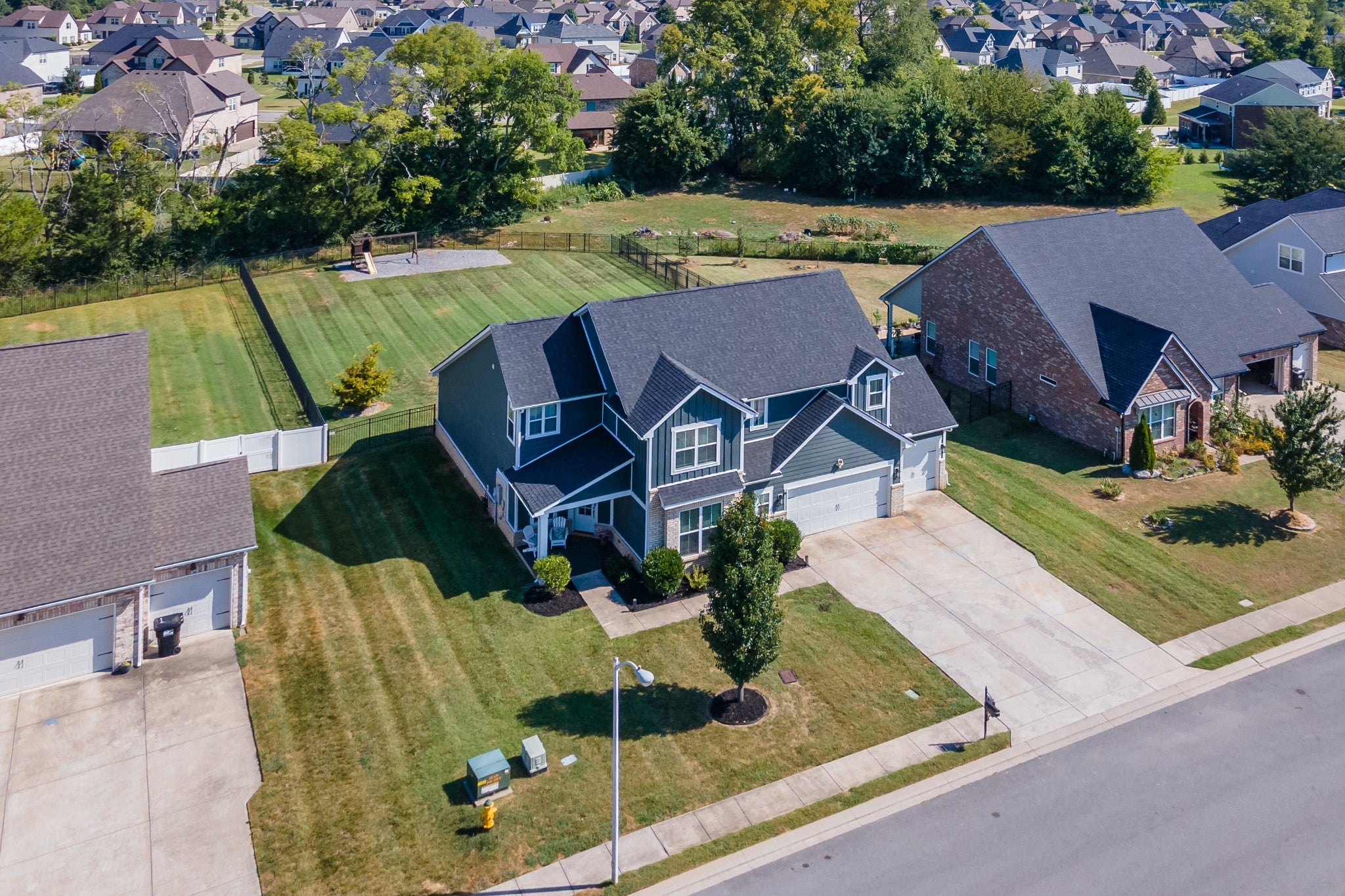 2516 Kingfisher Dr — photo