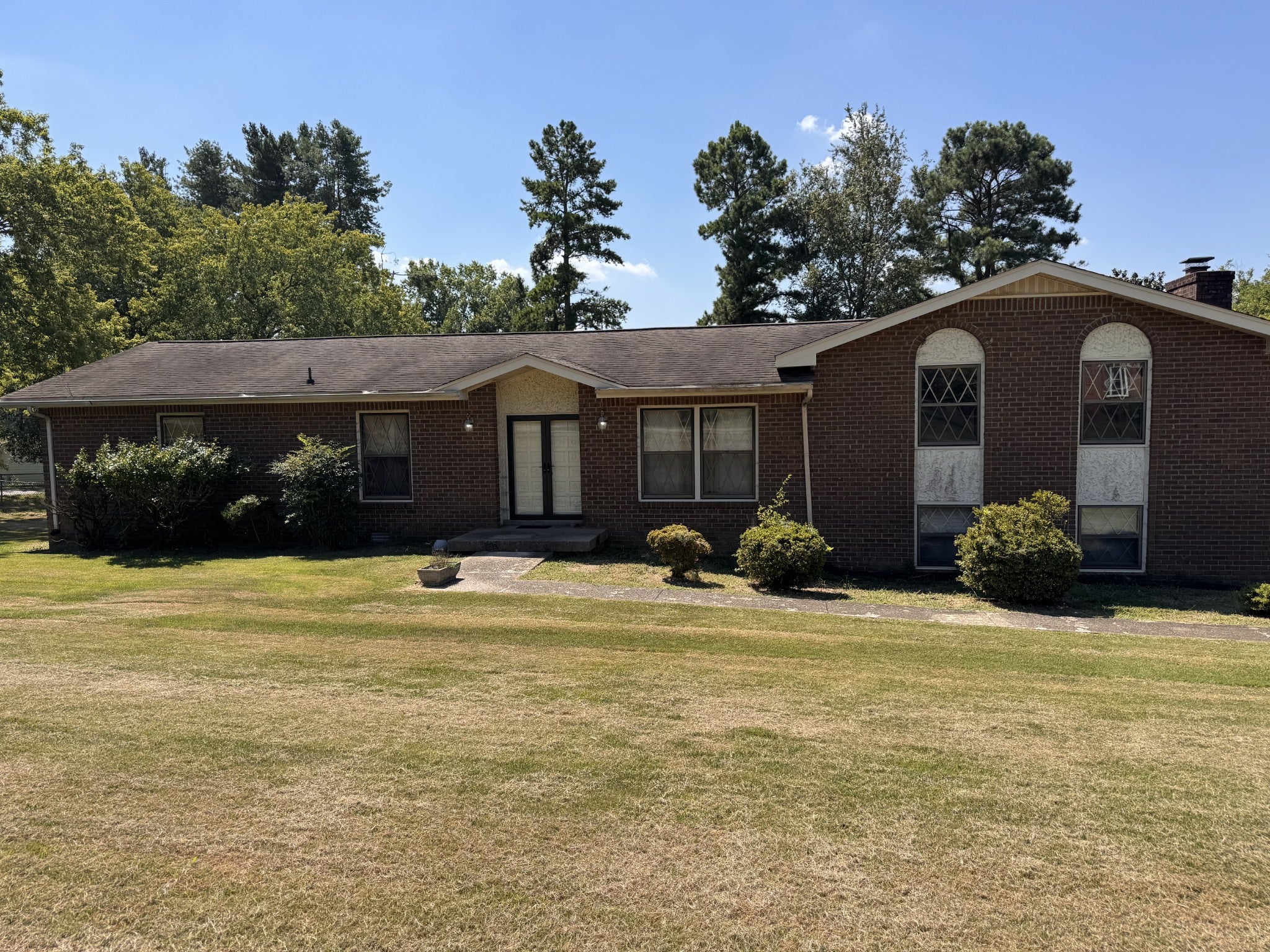 215 River Dr — photo