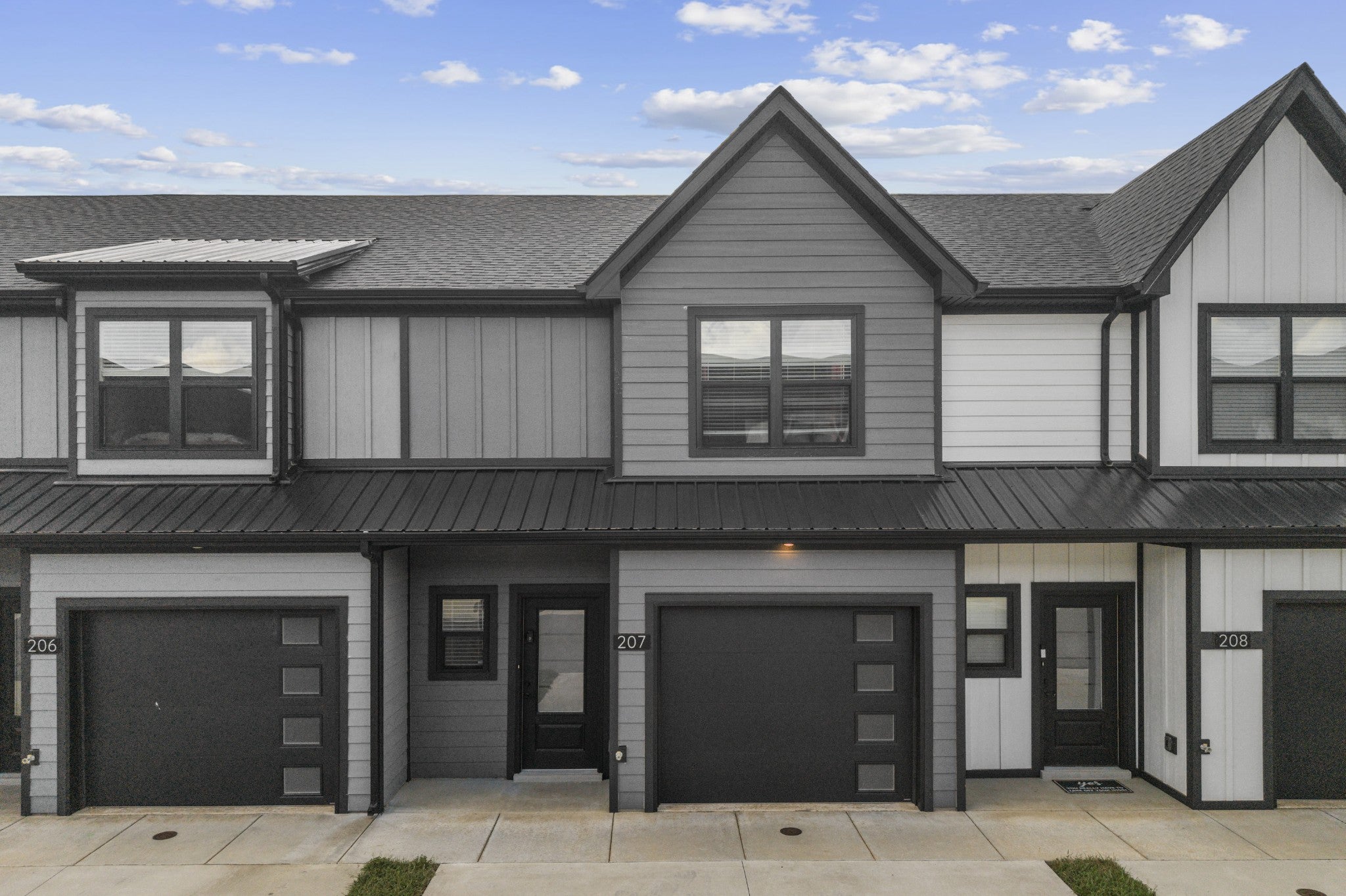 207 Jonathan Wade Cir — photo