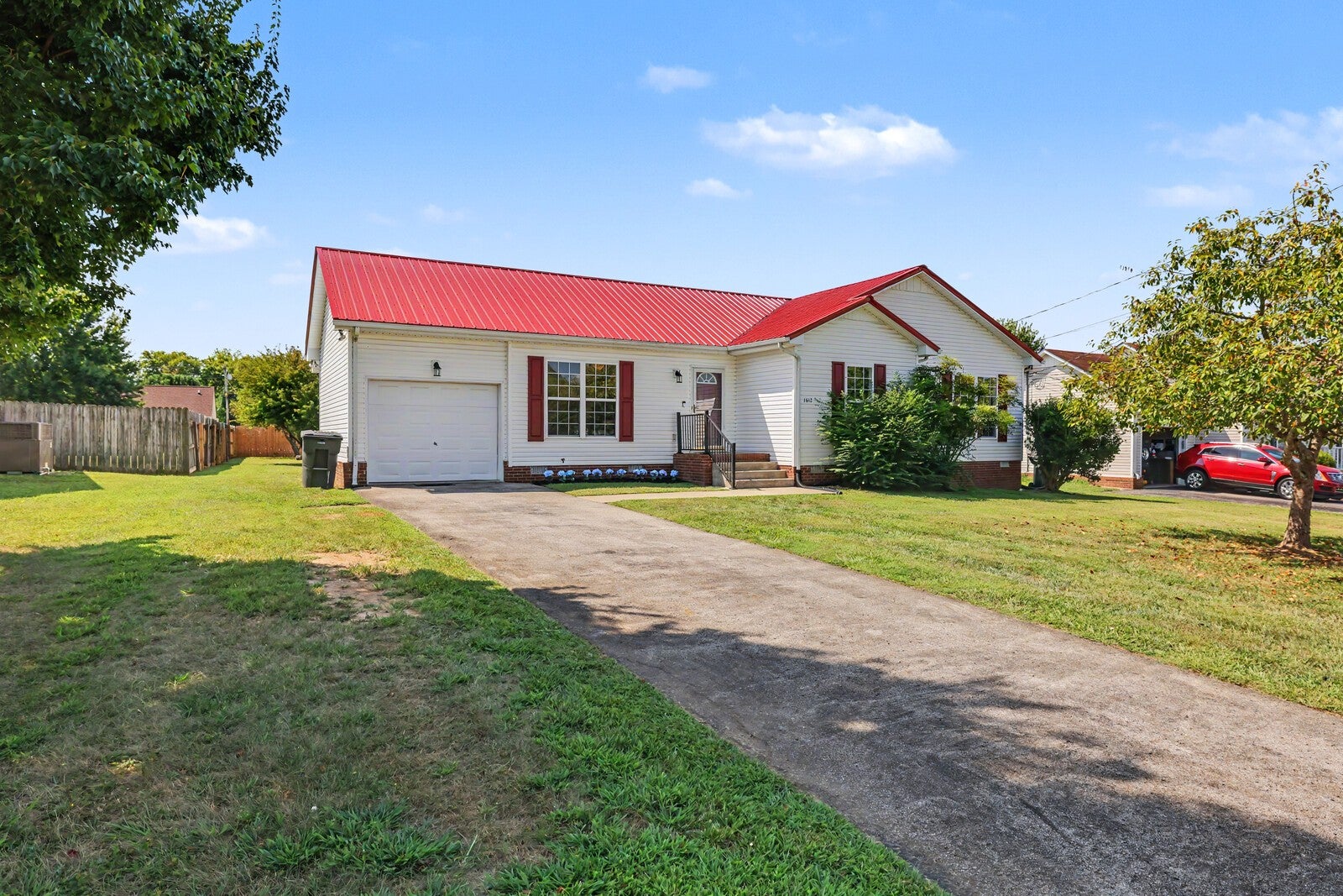 1612 London Dr — photo