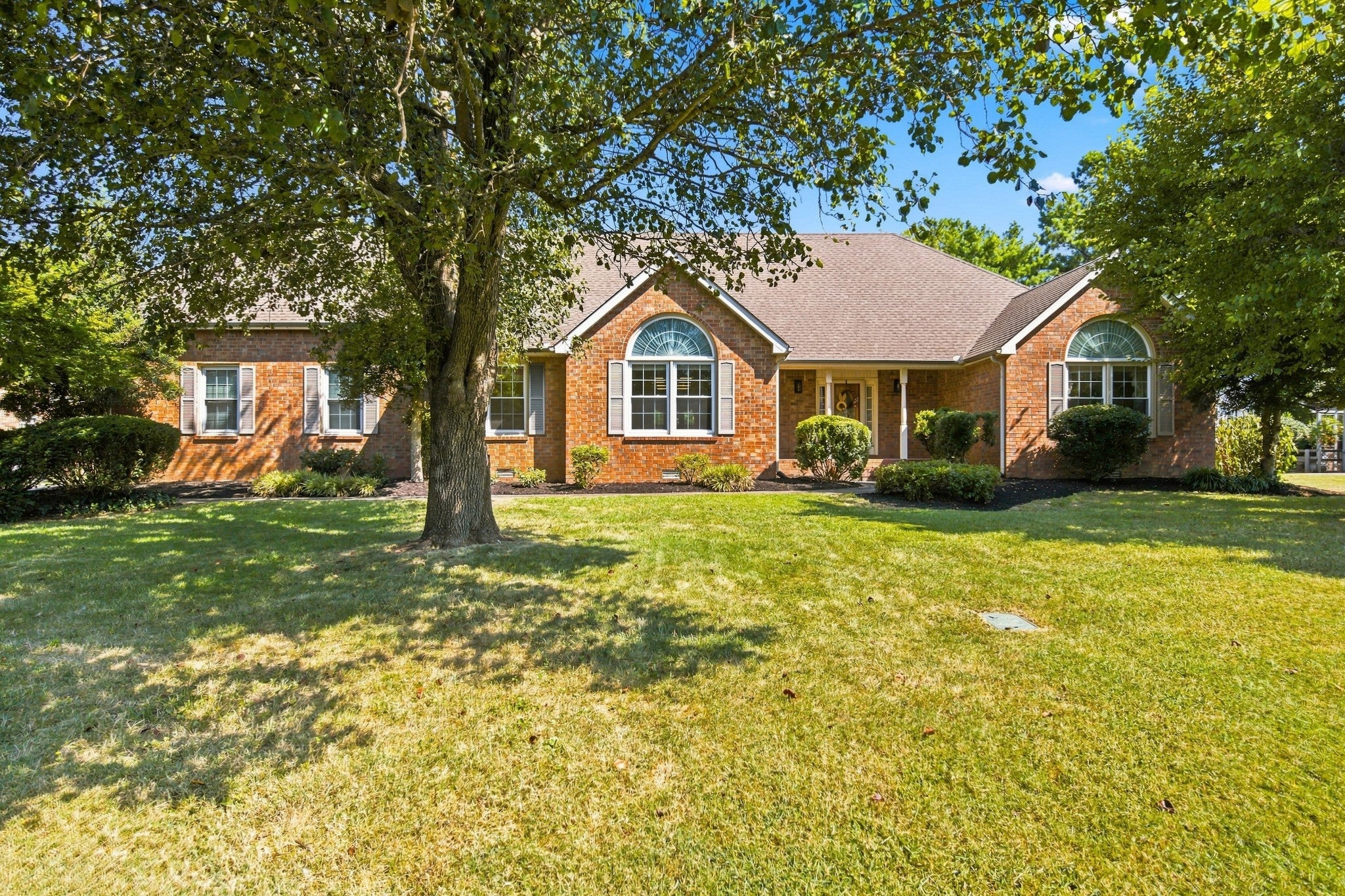 310 Westchester Ct — photo