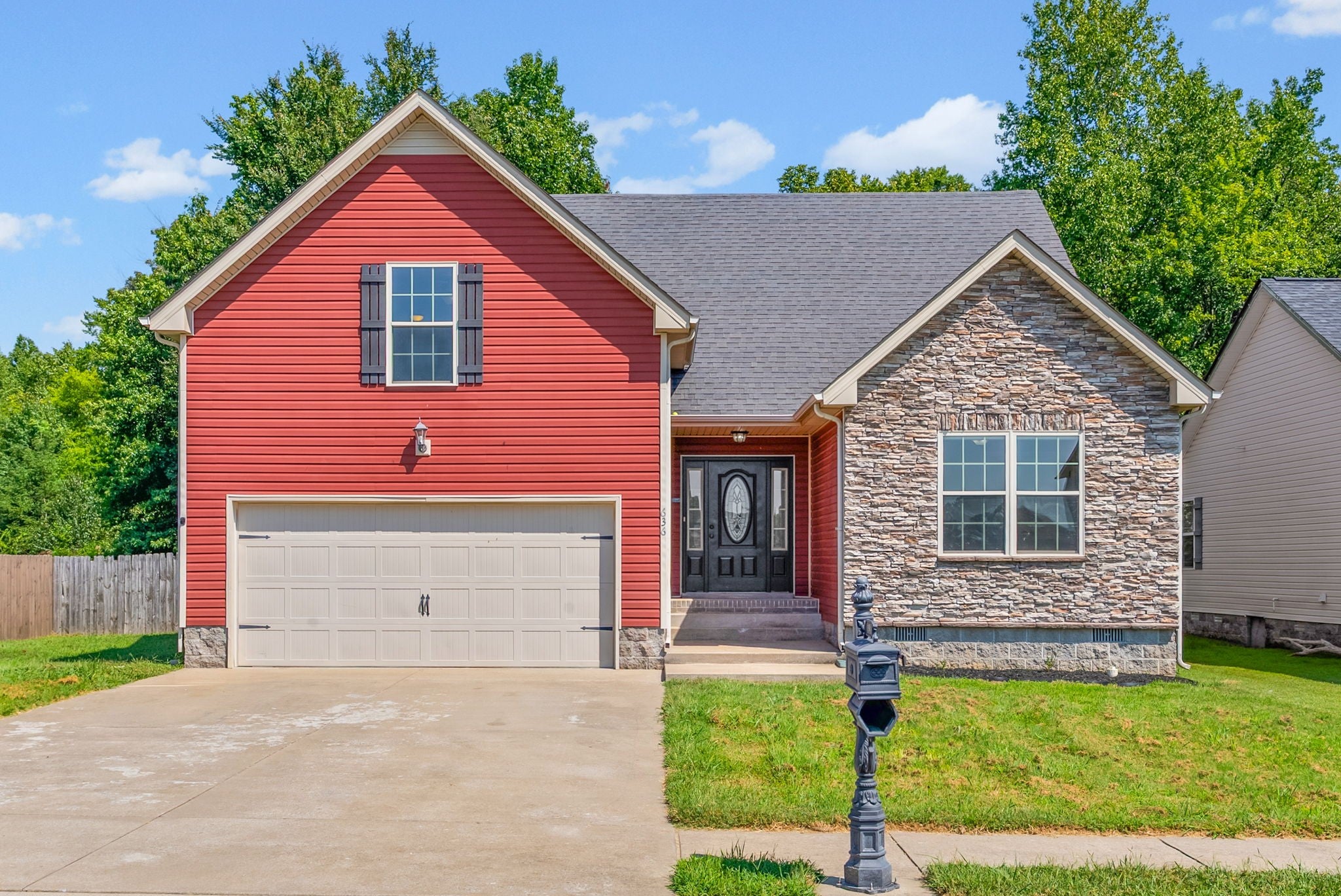 636 Fox Hound Dr — photo