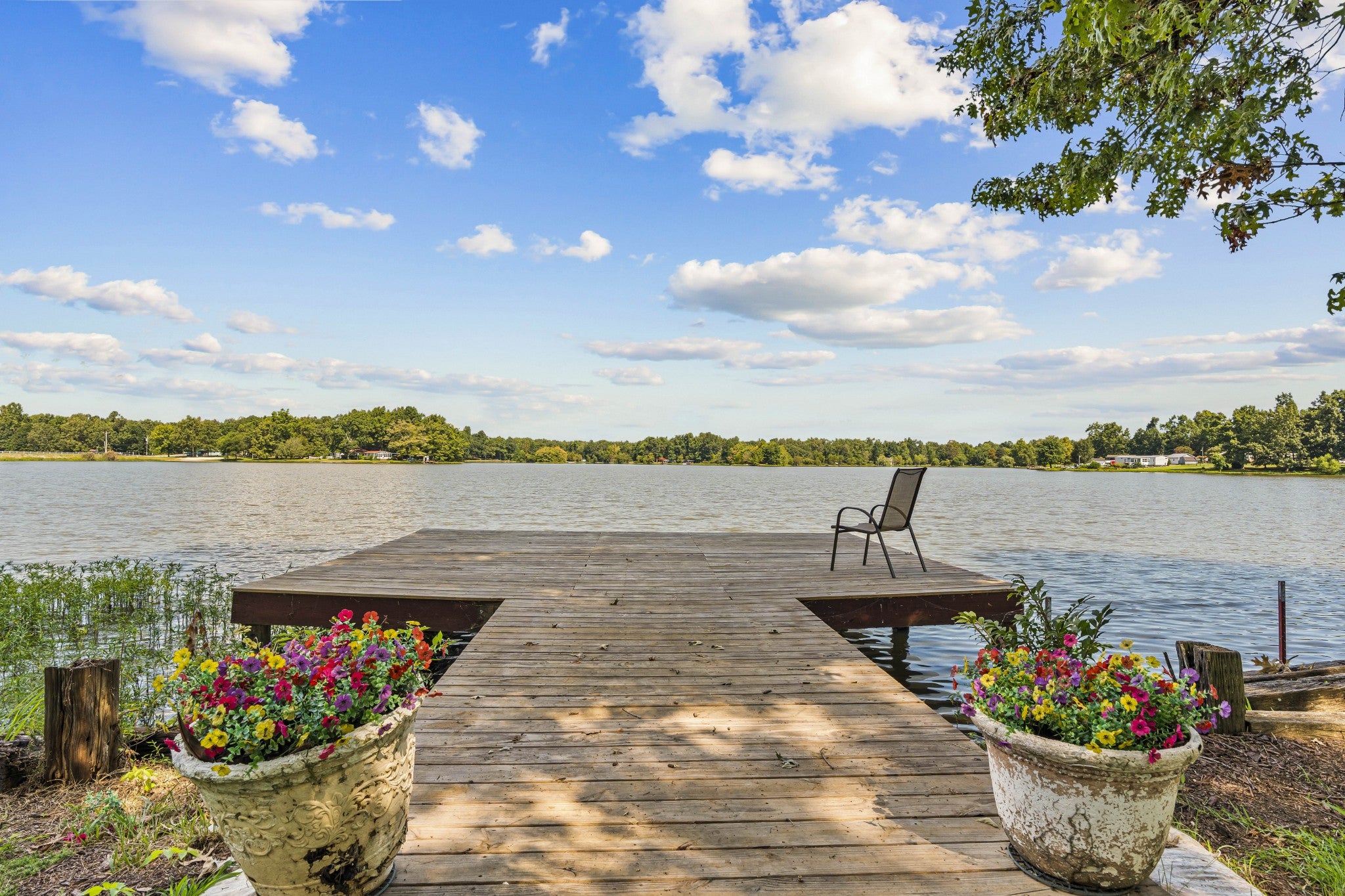 86 Lakeshore Dr — photo