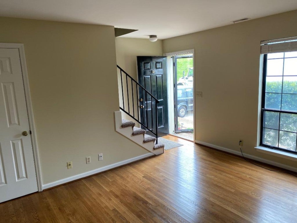 704 Fox Ridge Dr — photo