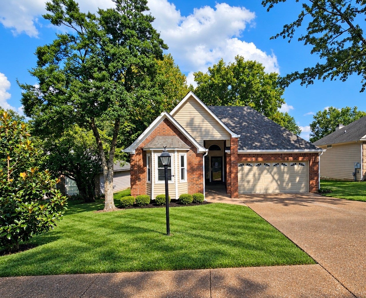 2760 Fleet Dr — photo