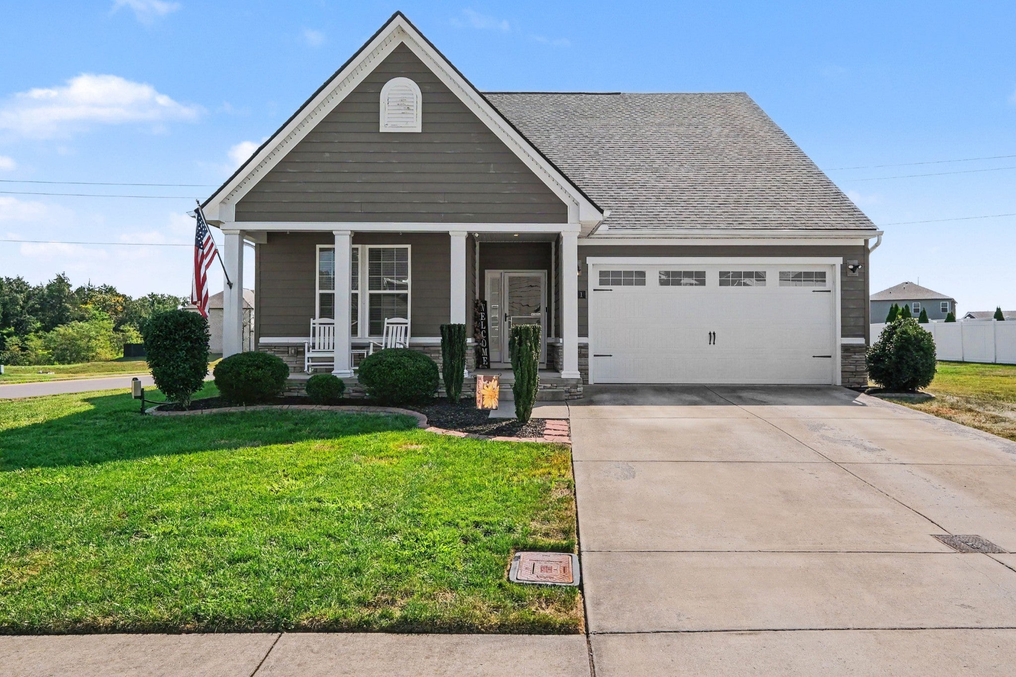 801 Raintree Dr — photo