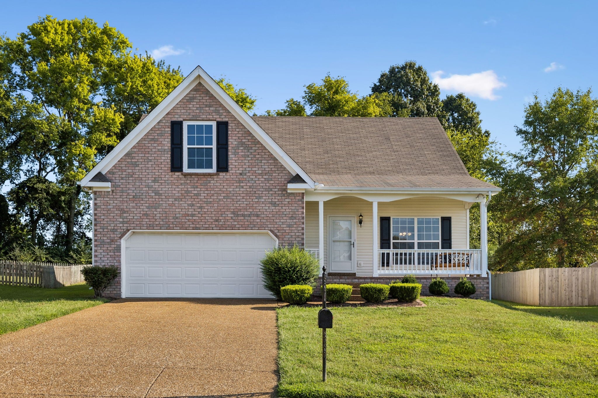 1002 Persimmon Dr — photo