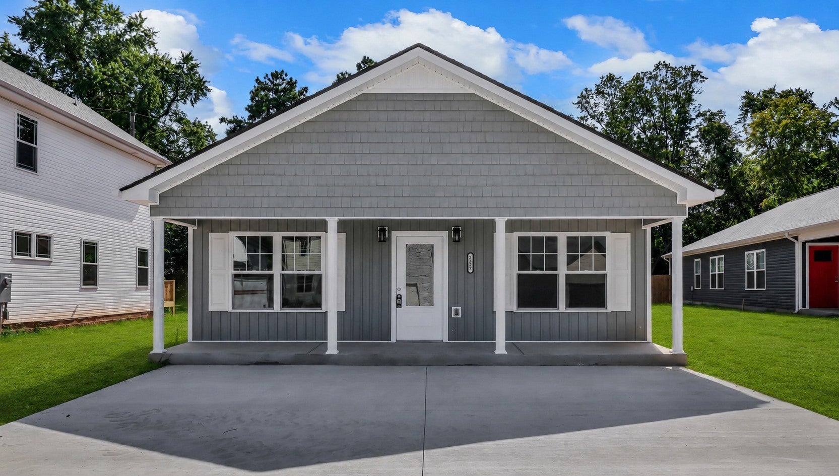 2627 Scott Dr — photo