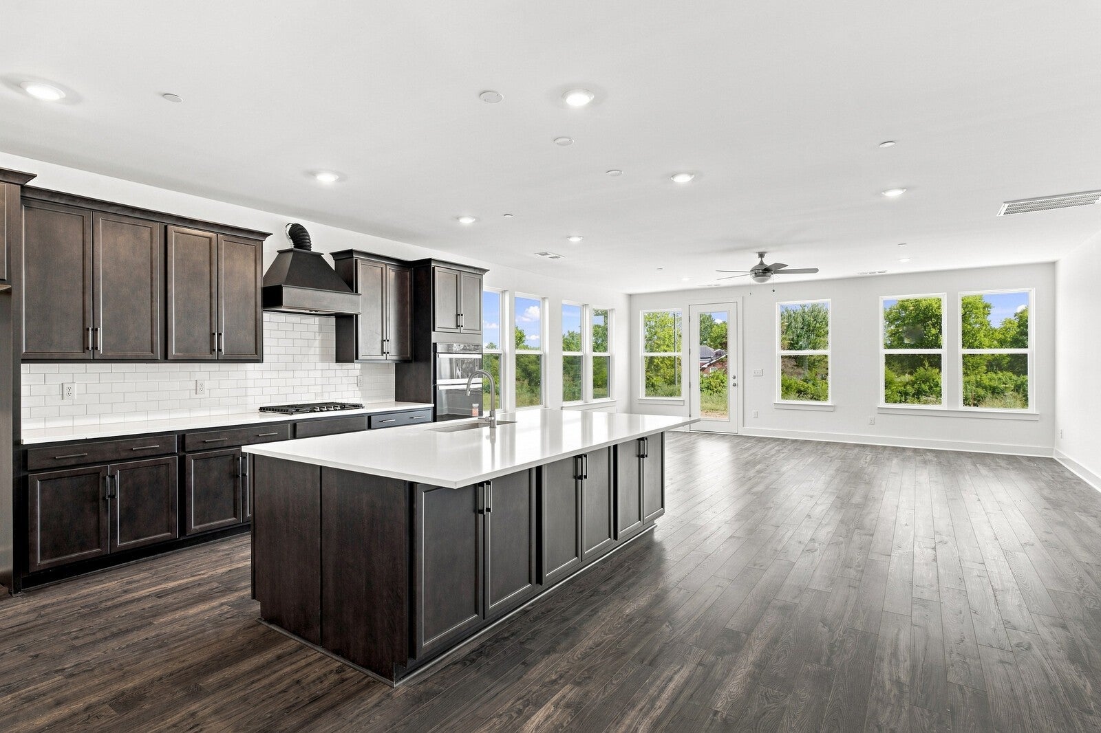 3039 Ledger Road — photo