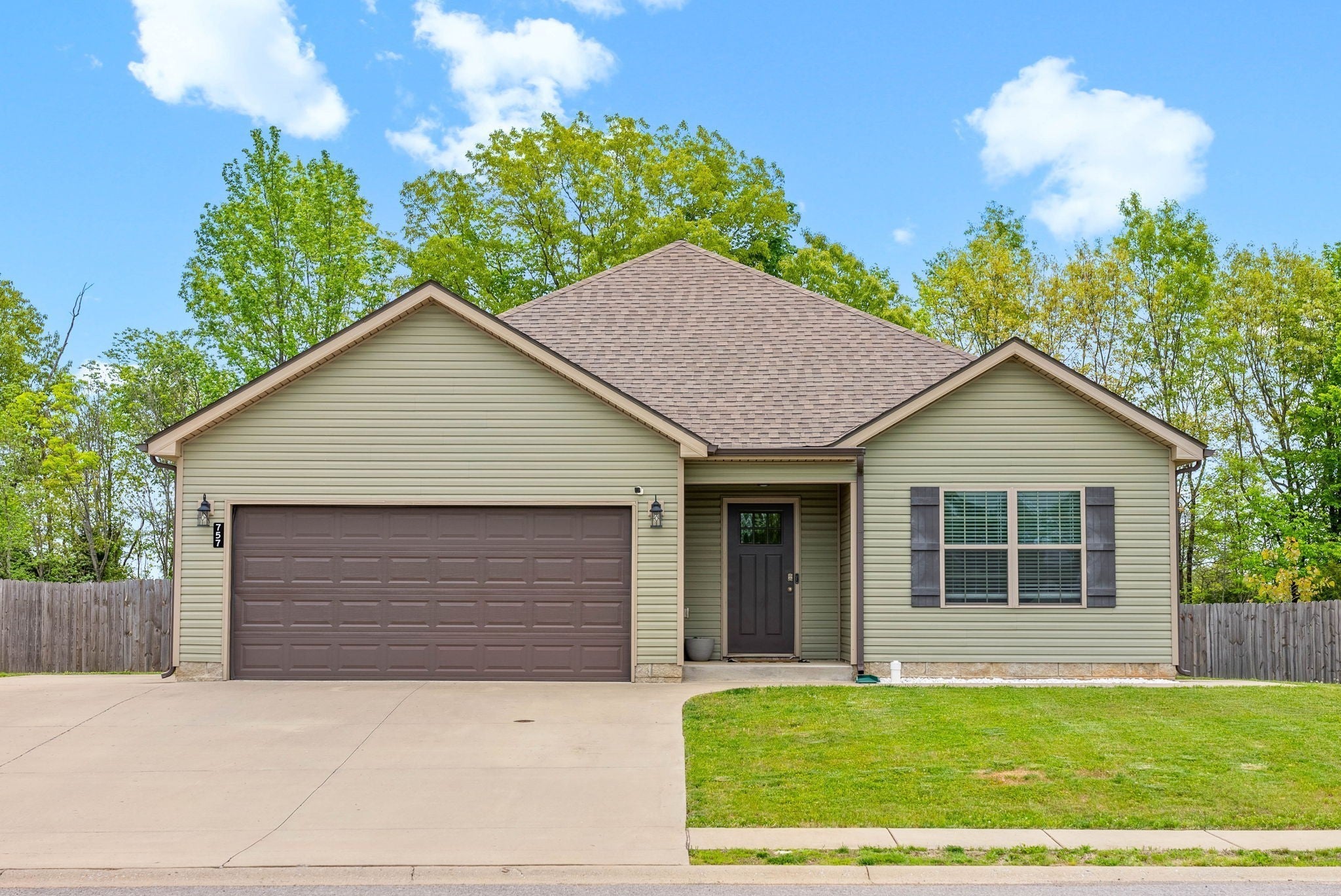 757 Tidwell Dr — photo