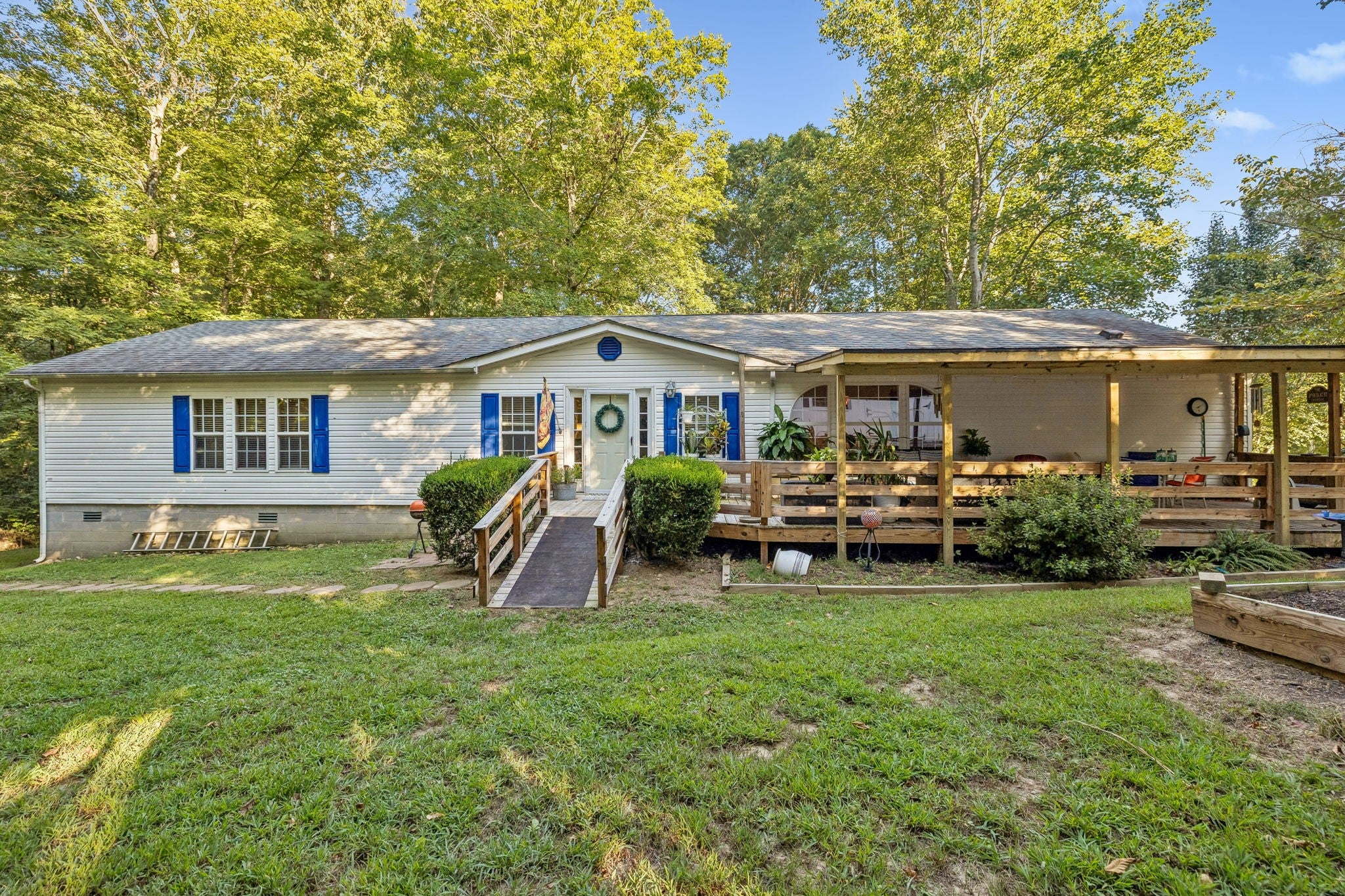 605 Lucas Rd — photo