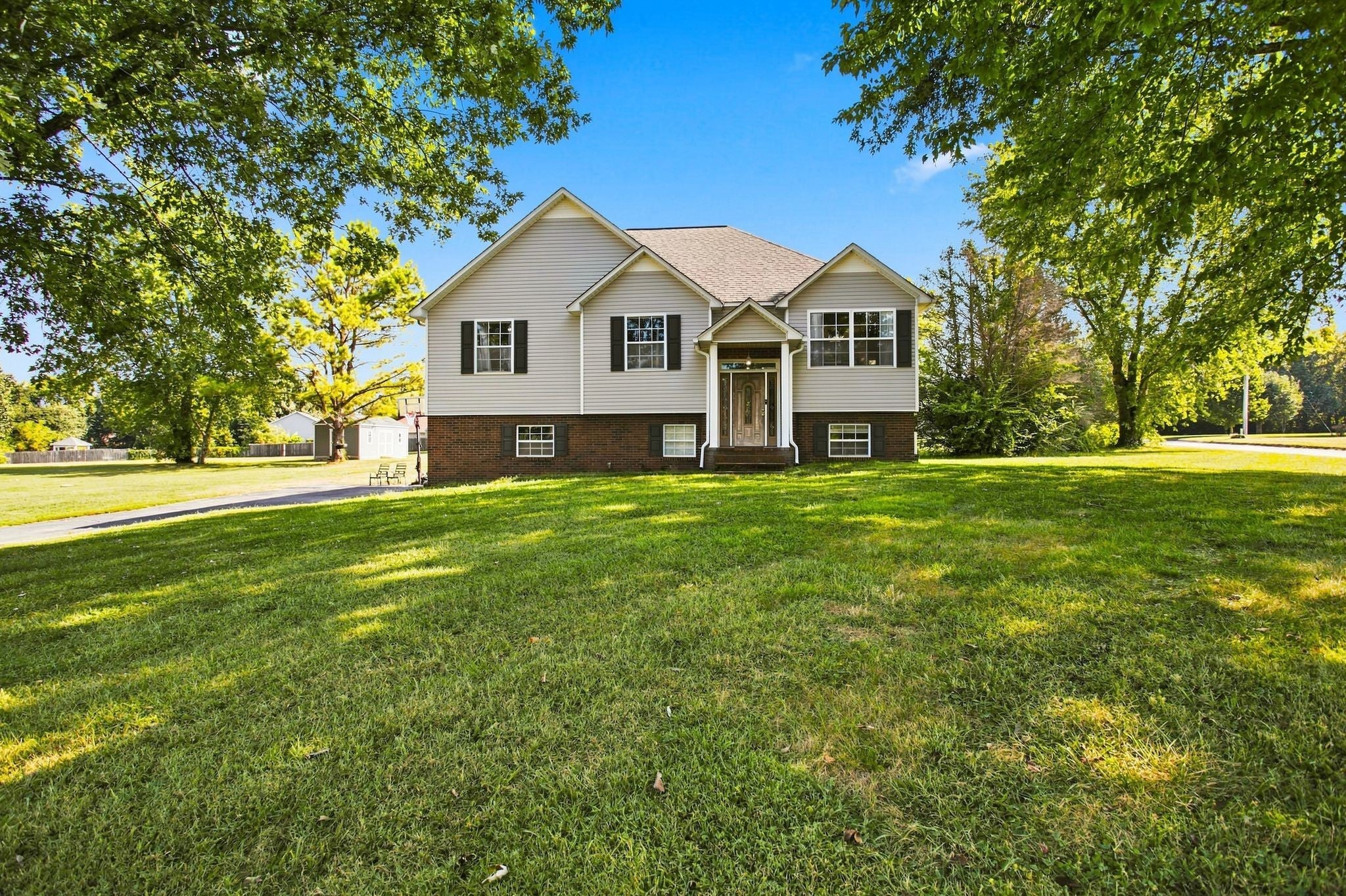 2408 Lakeshore Dr — photo