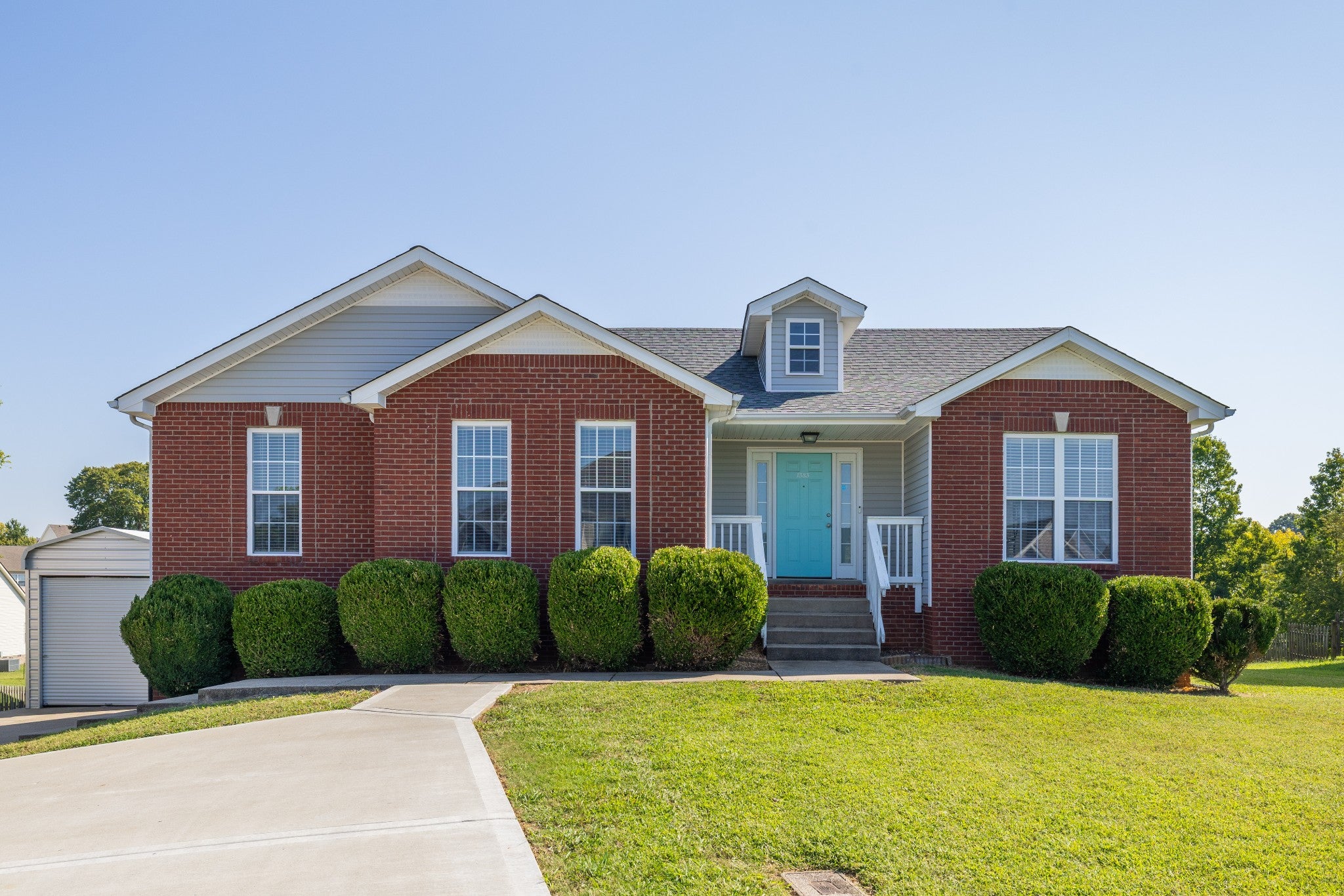 1383 Ambleside Dr — photo
