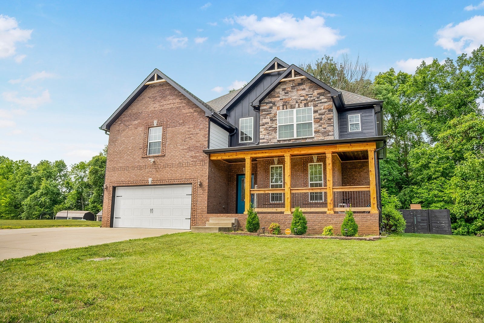 3552 Aurora Dr — photo