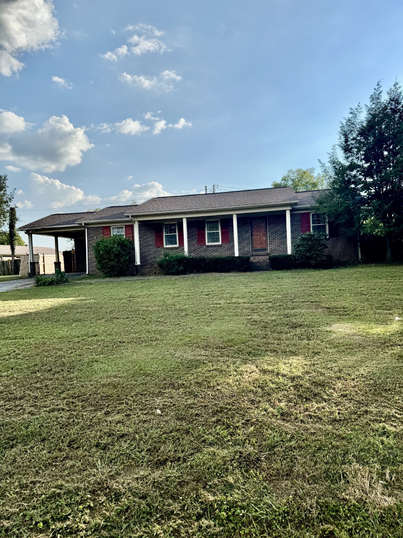 214 River Dr — photo