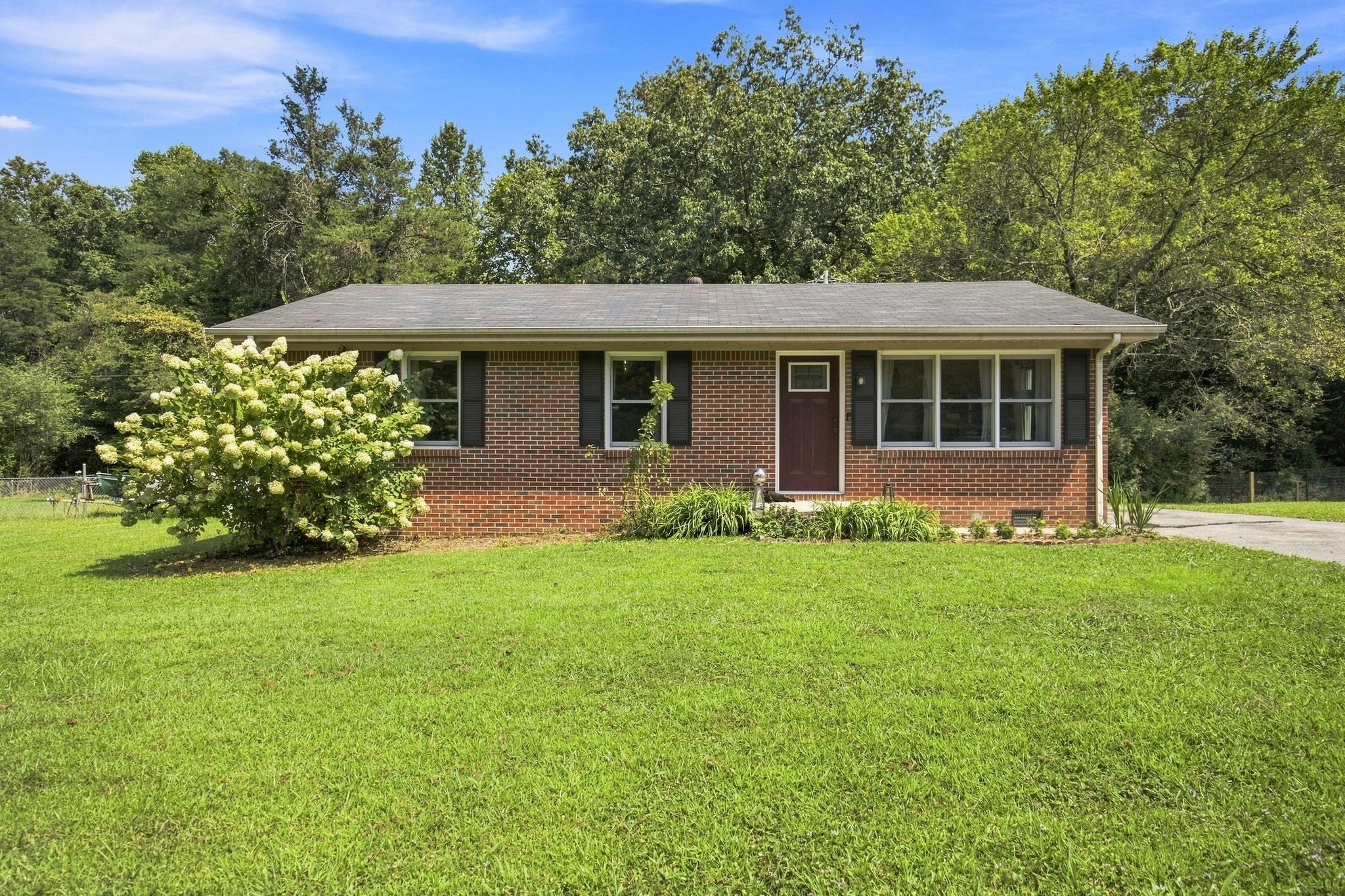 2864 Pigeon Springs Rd — photo