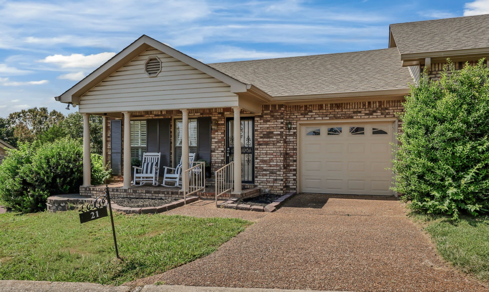 1818 Memorial Dr 21 — photo