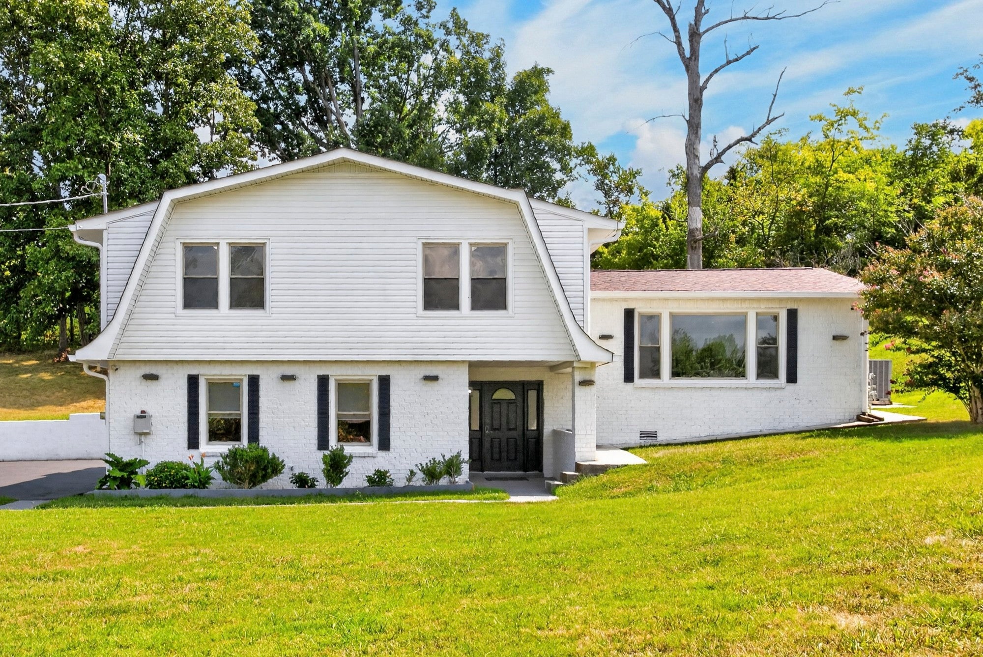 118 Catalpa Dr — photo