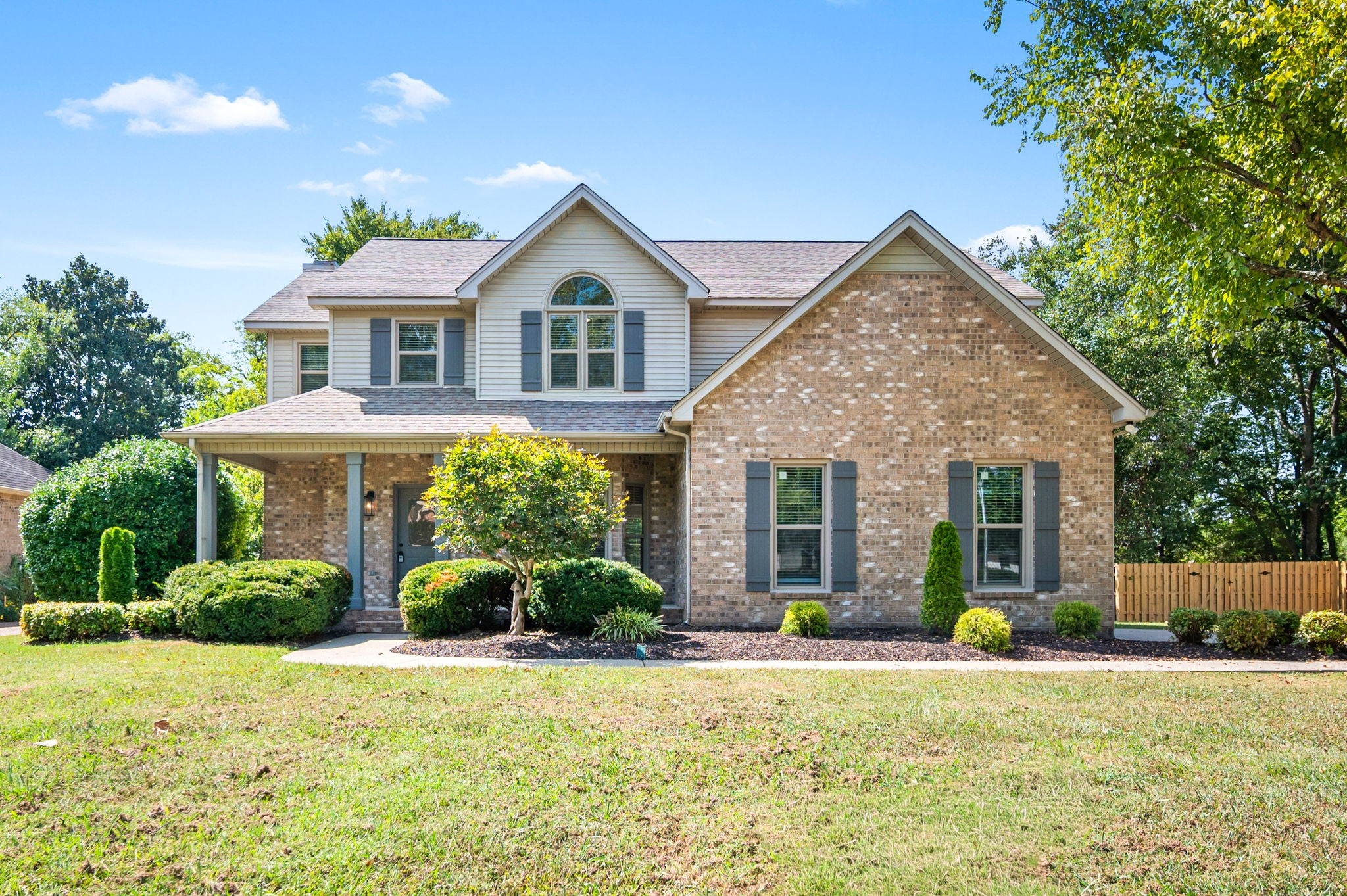 2923 Regenwood Dr — photo