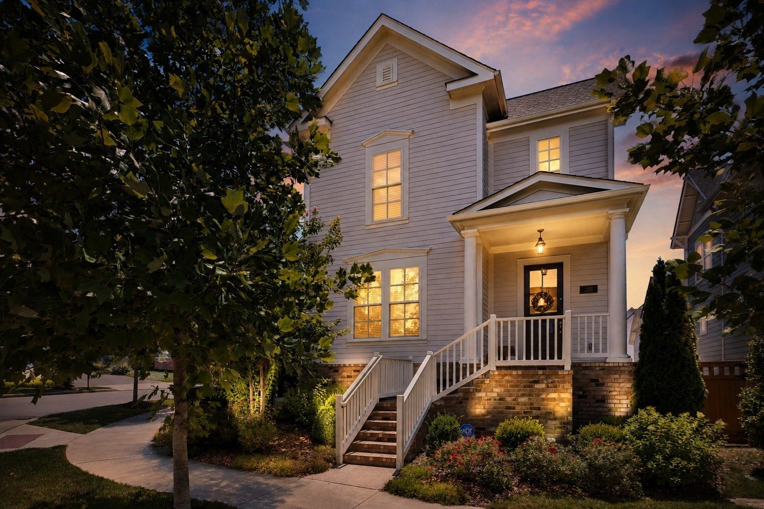 201 Moray Ct — photo