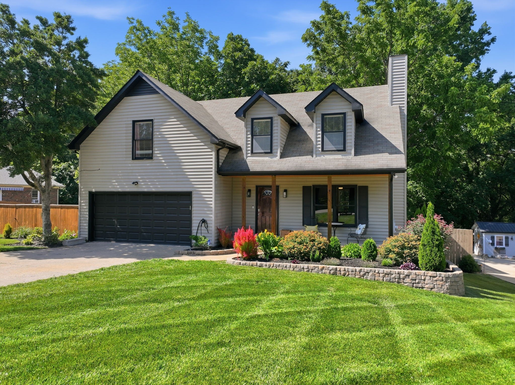 1348 Marymont Dr — photo