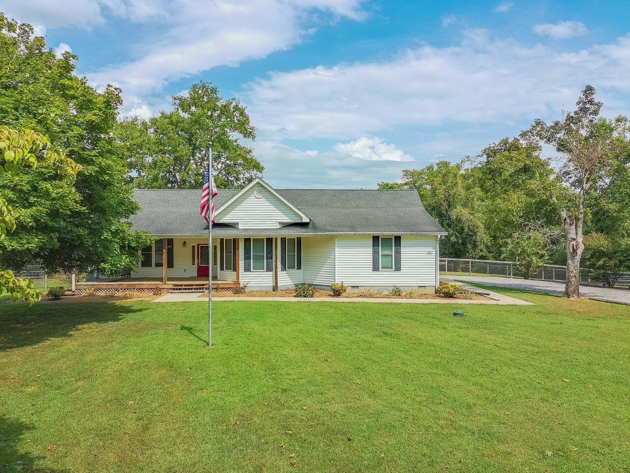 1078 Old Williamsport Pike — photo