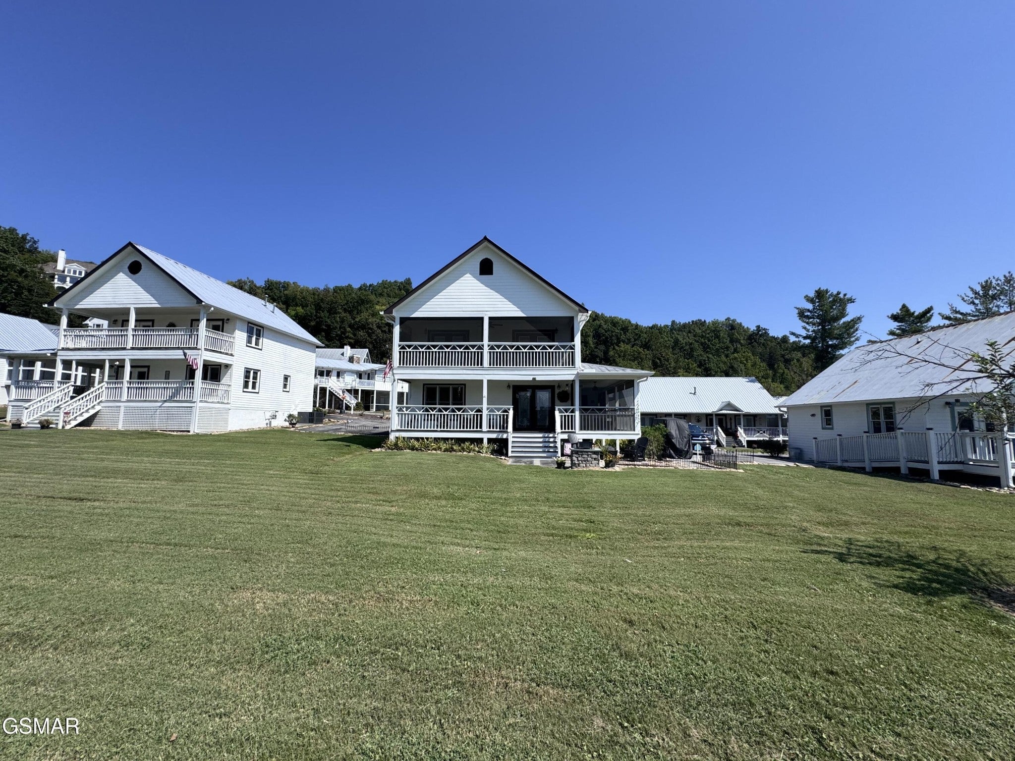 424 Country Path Way — photo