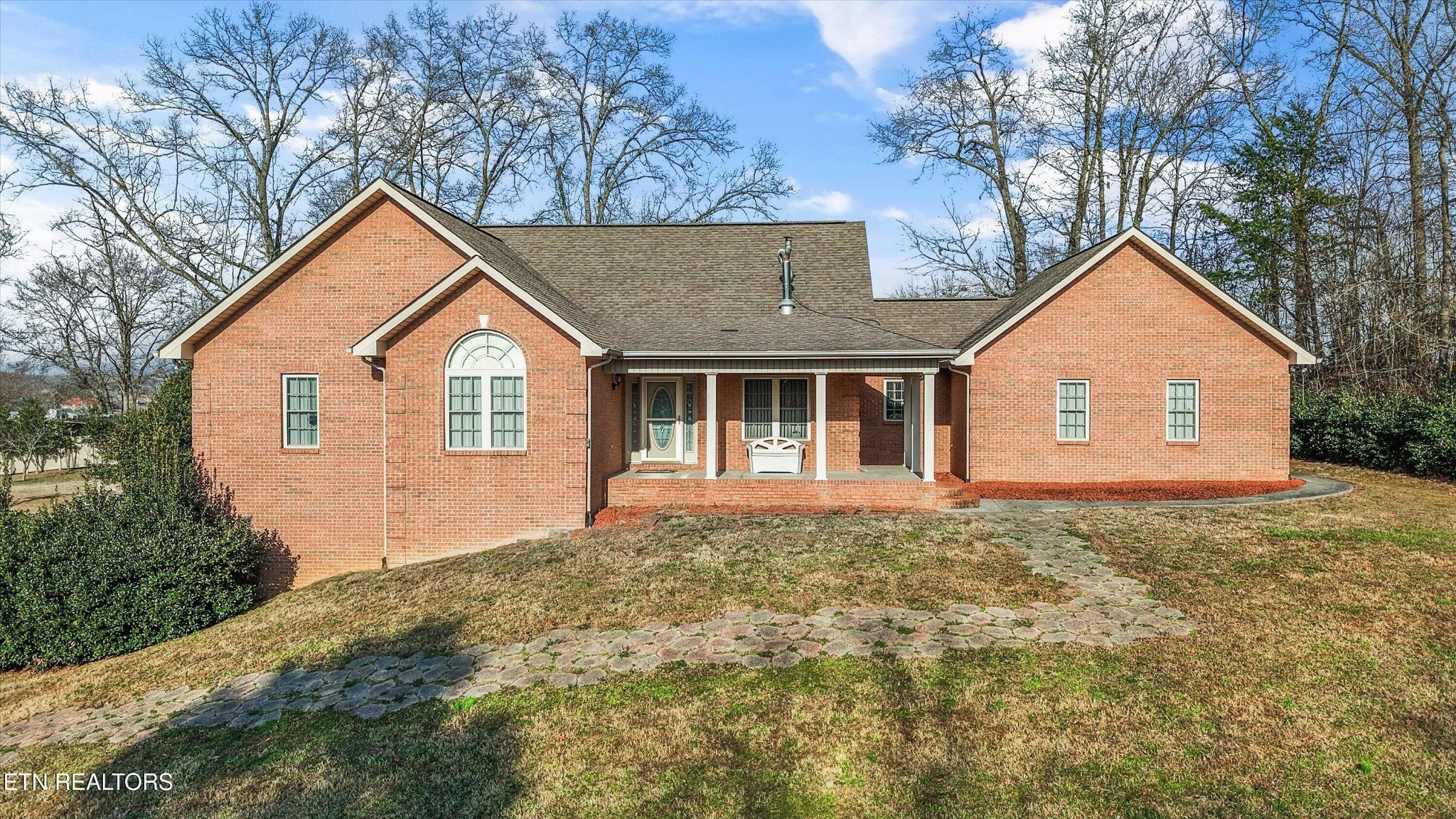 637 Baye Rd, Rutledge, TN 37861