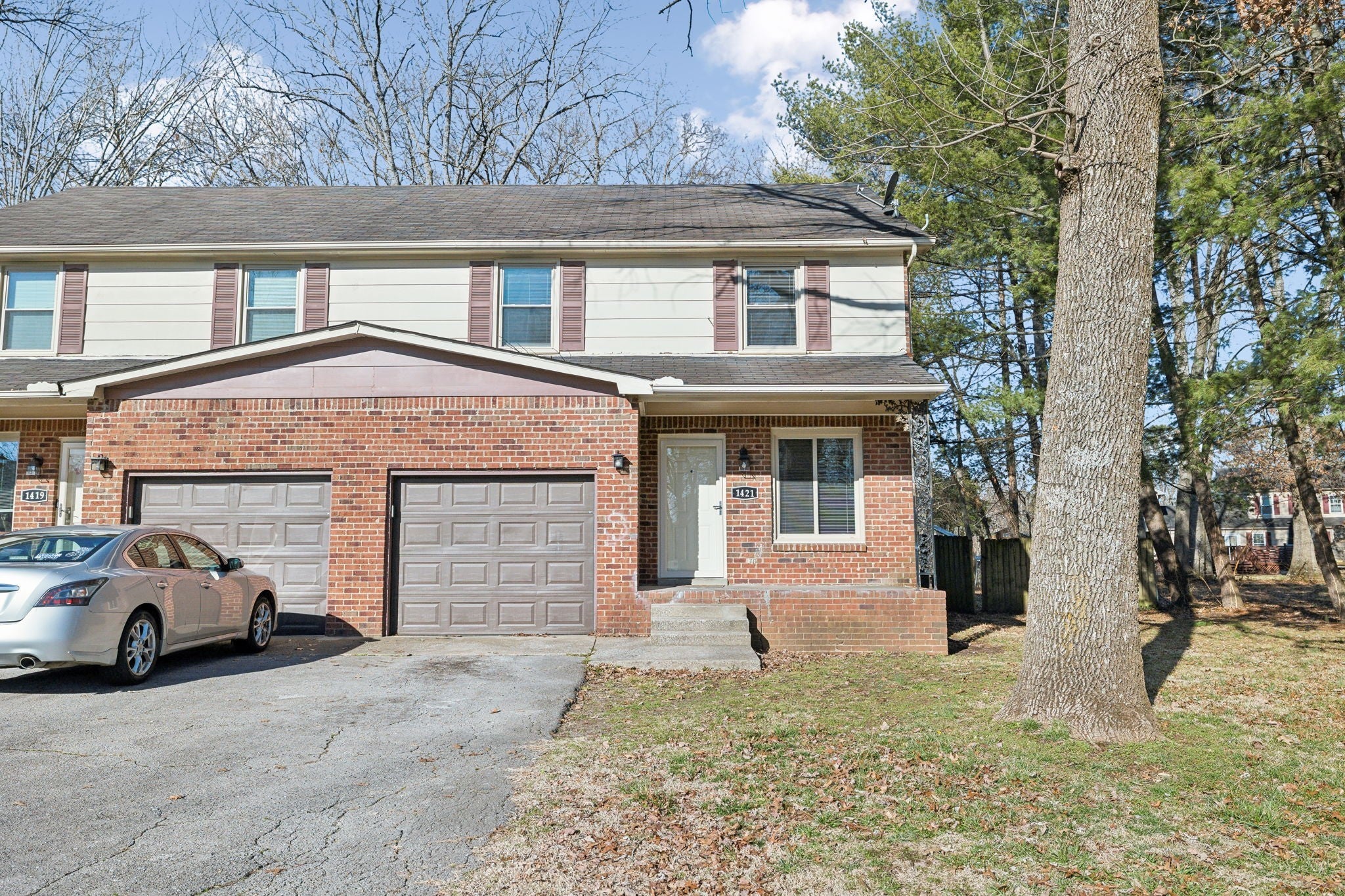 1421 Huntington Dr — photo
