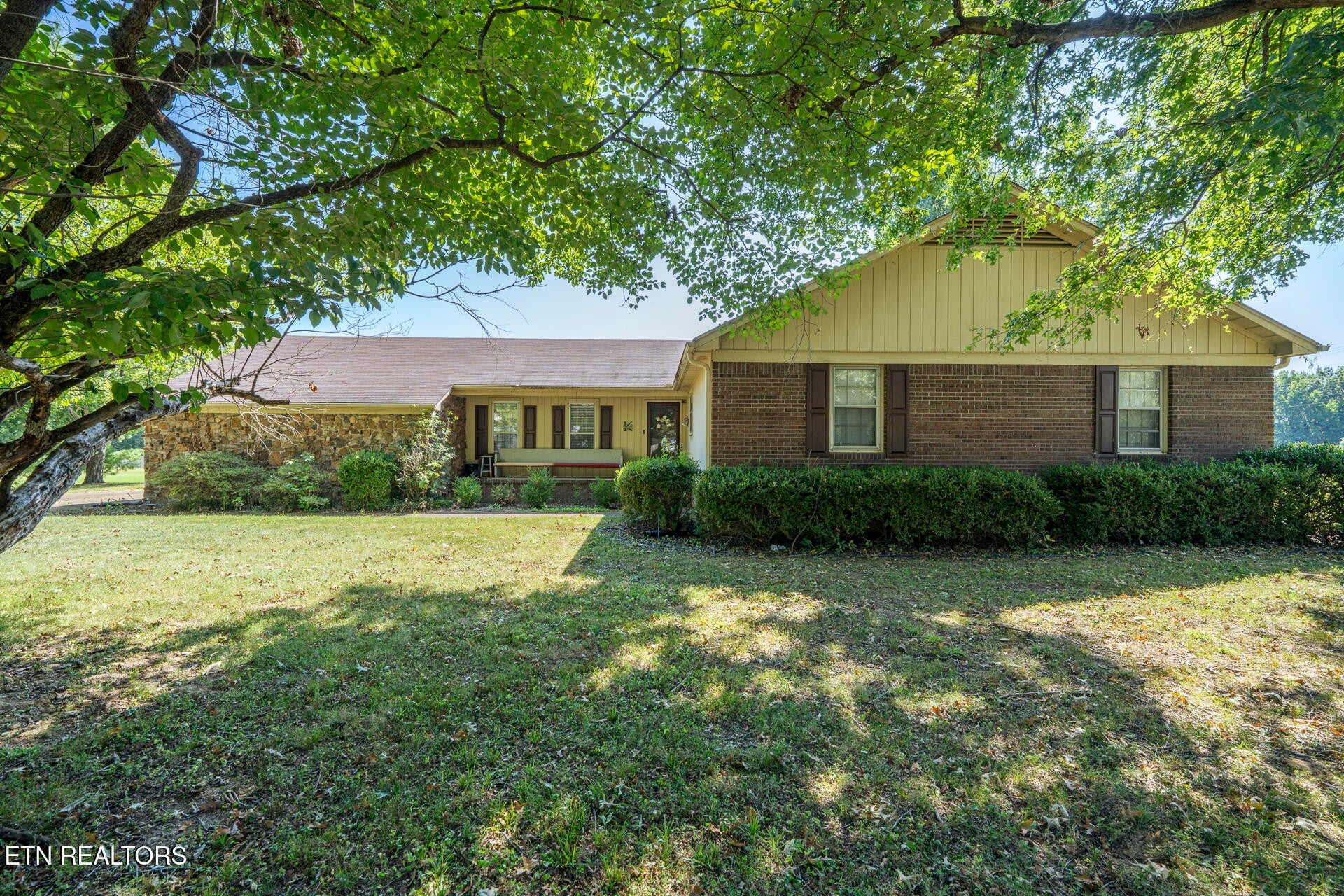 17 Westchester Court — photo