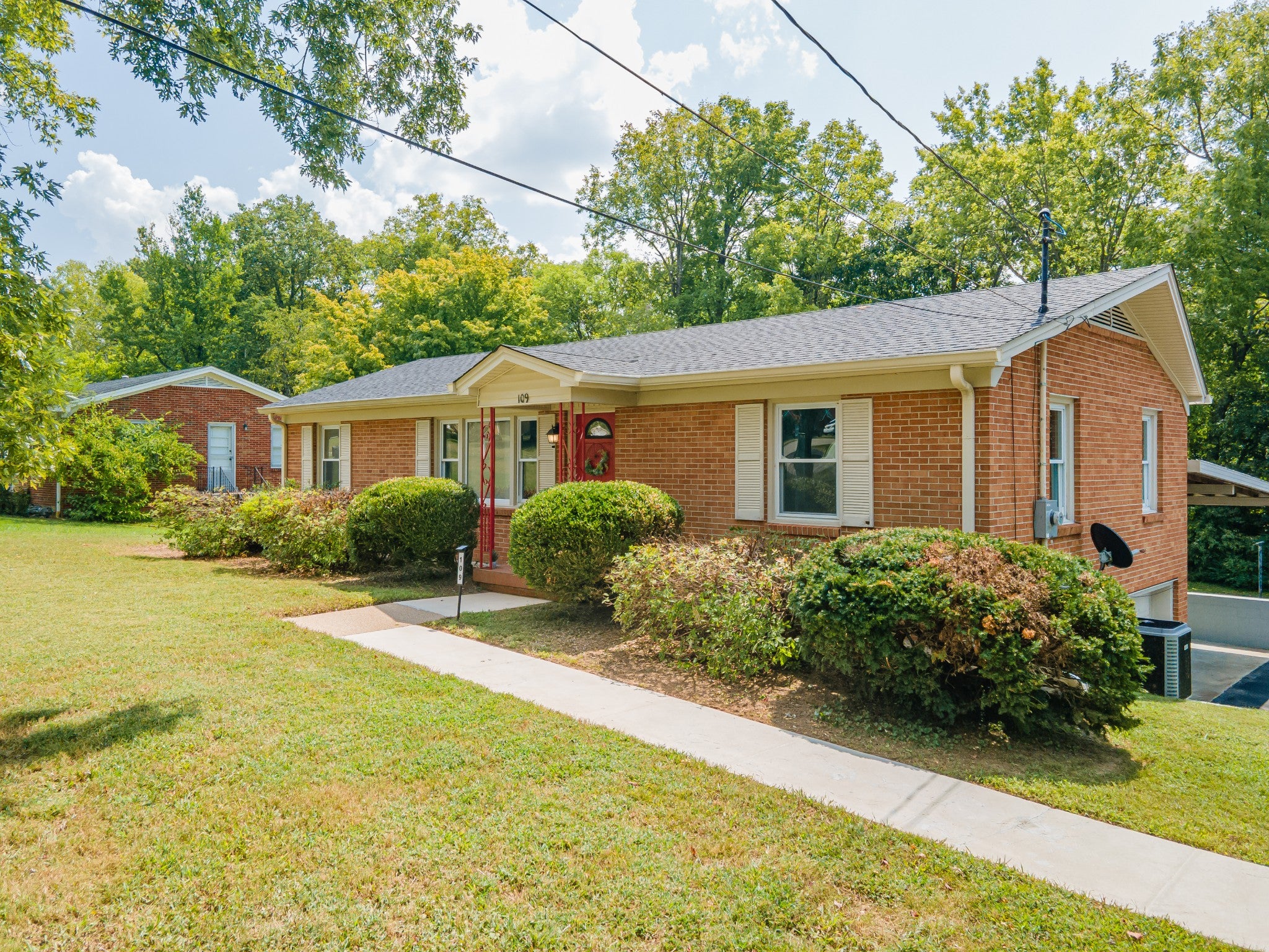 109 Caldwell Dr — photo