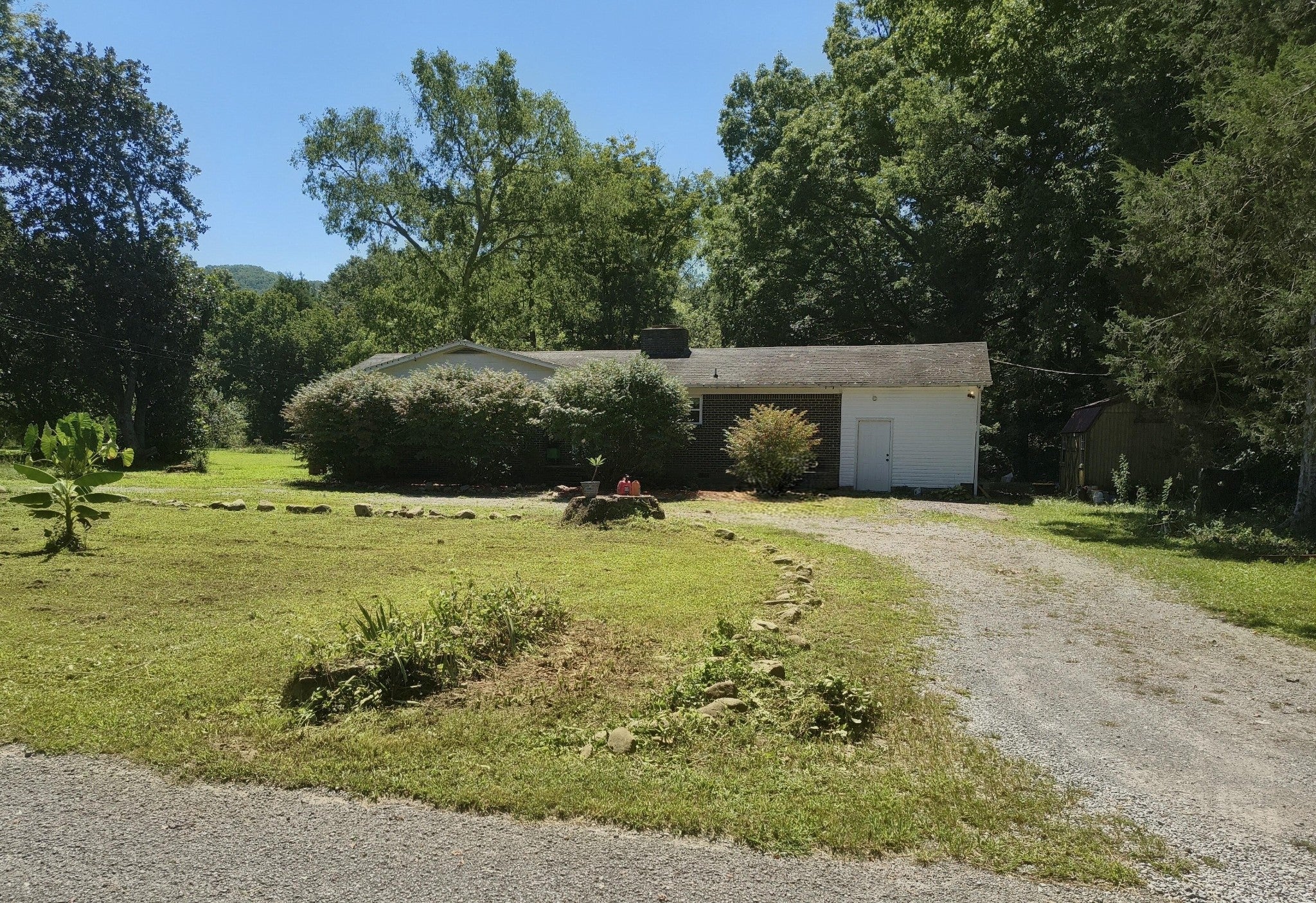 4880 Hills Creek Rd — photo