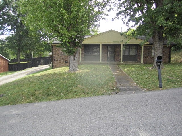 1140 Sugarberry Ln — photo