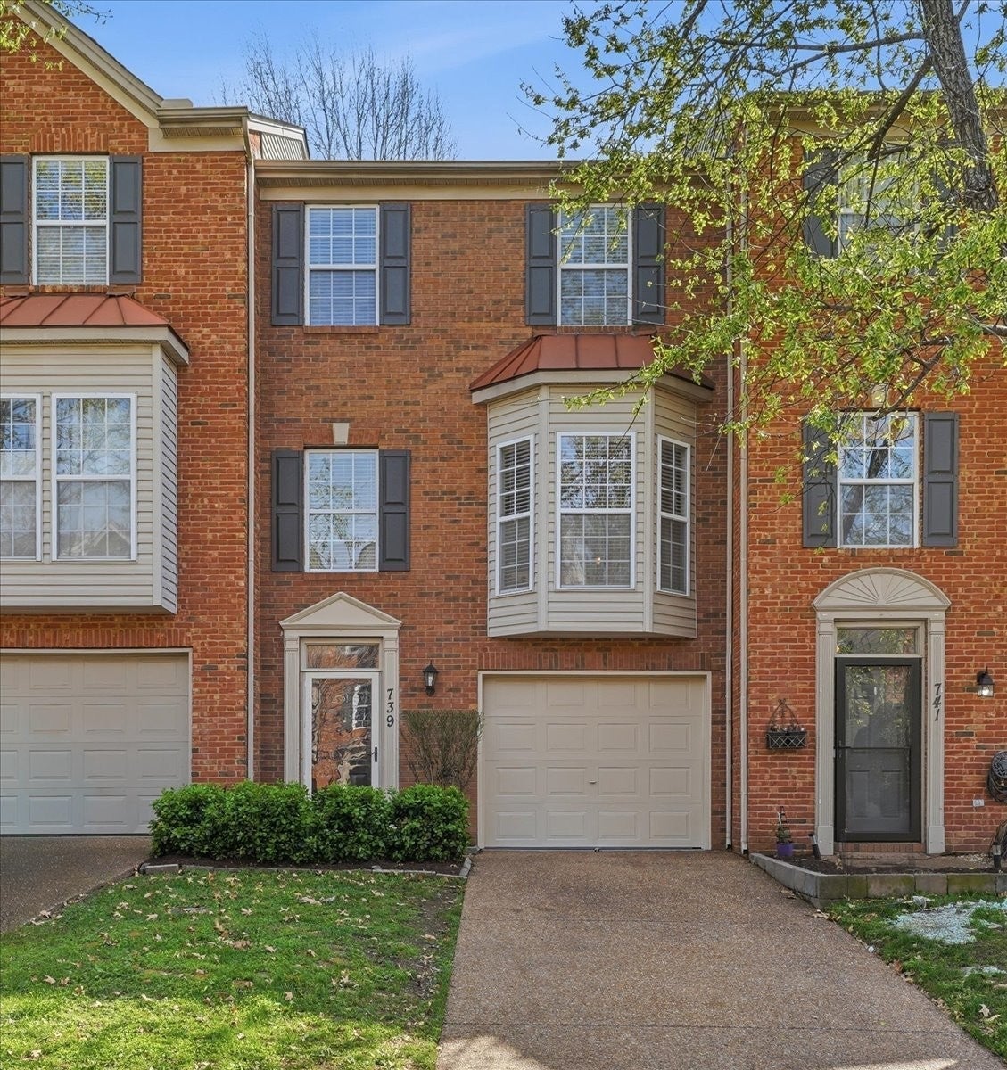 739 Huffine Manor Cir — photo