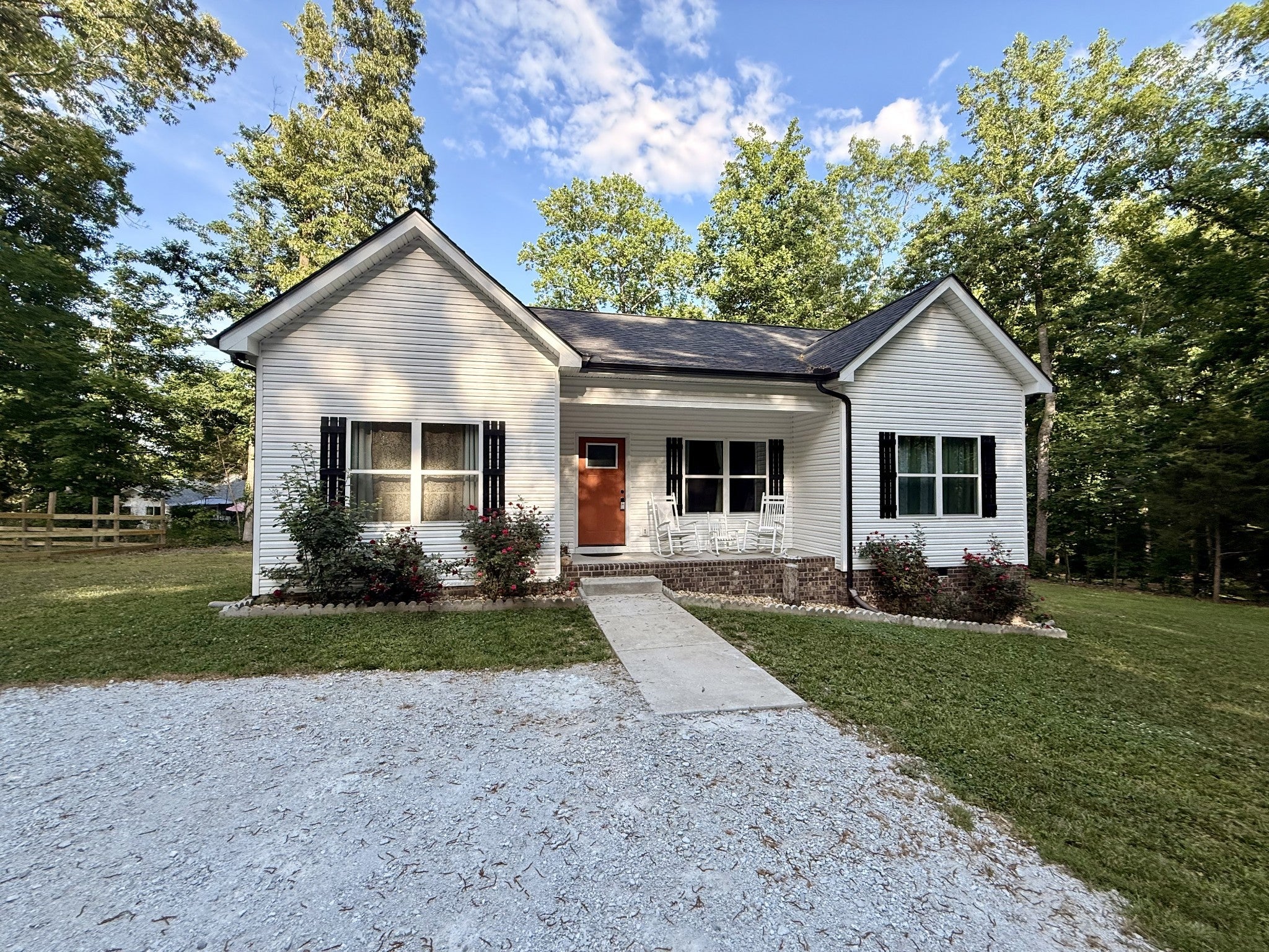 1021 Woodmont Dr — photo