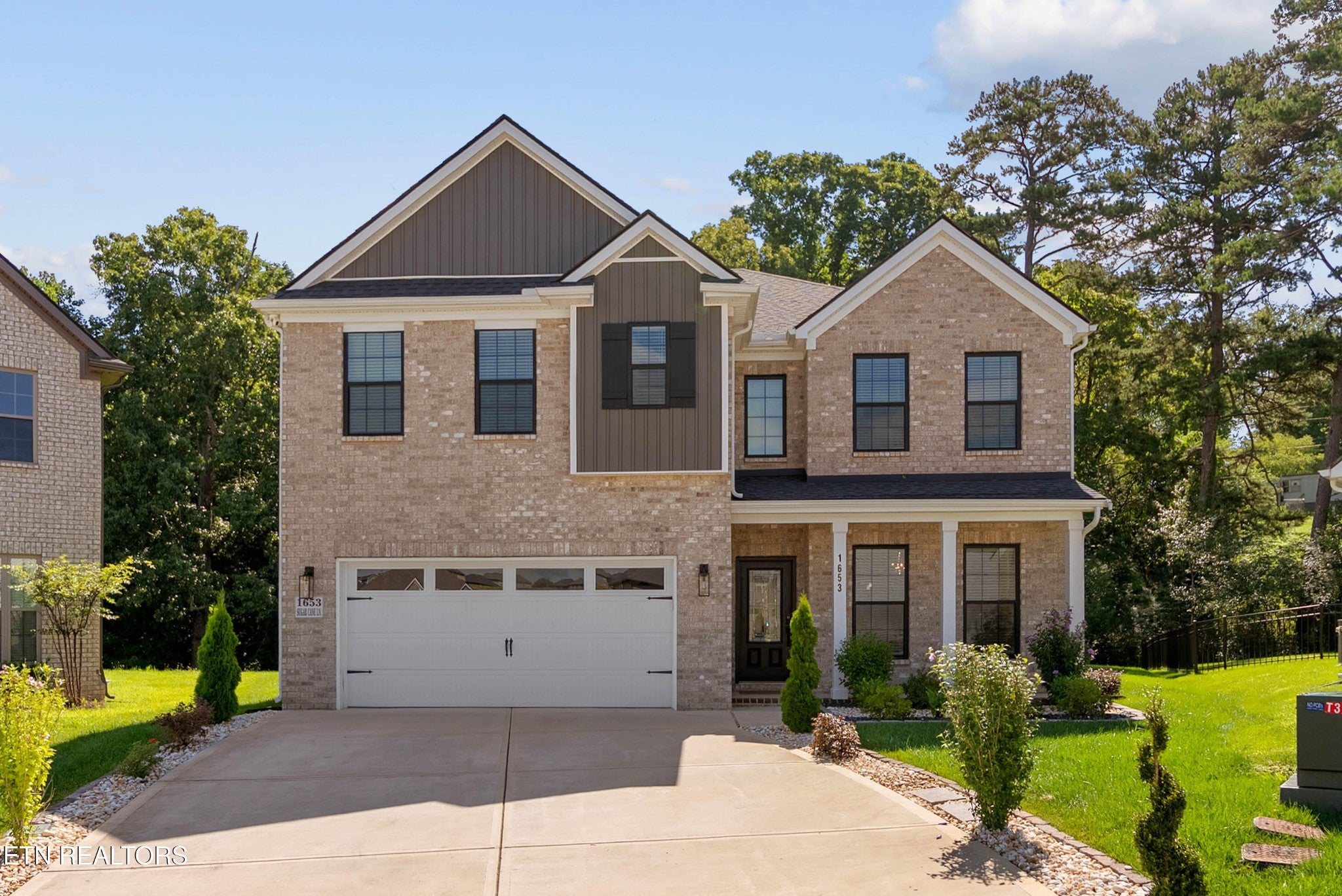 1653 Sugar Cane Lane — photo