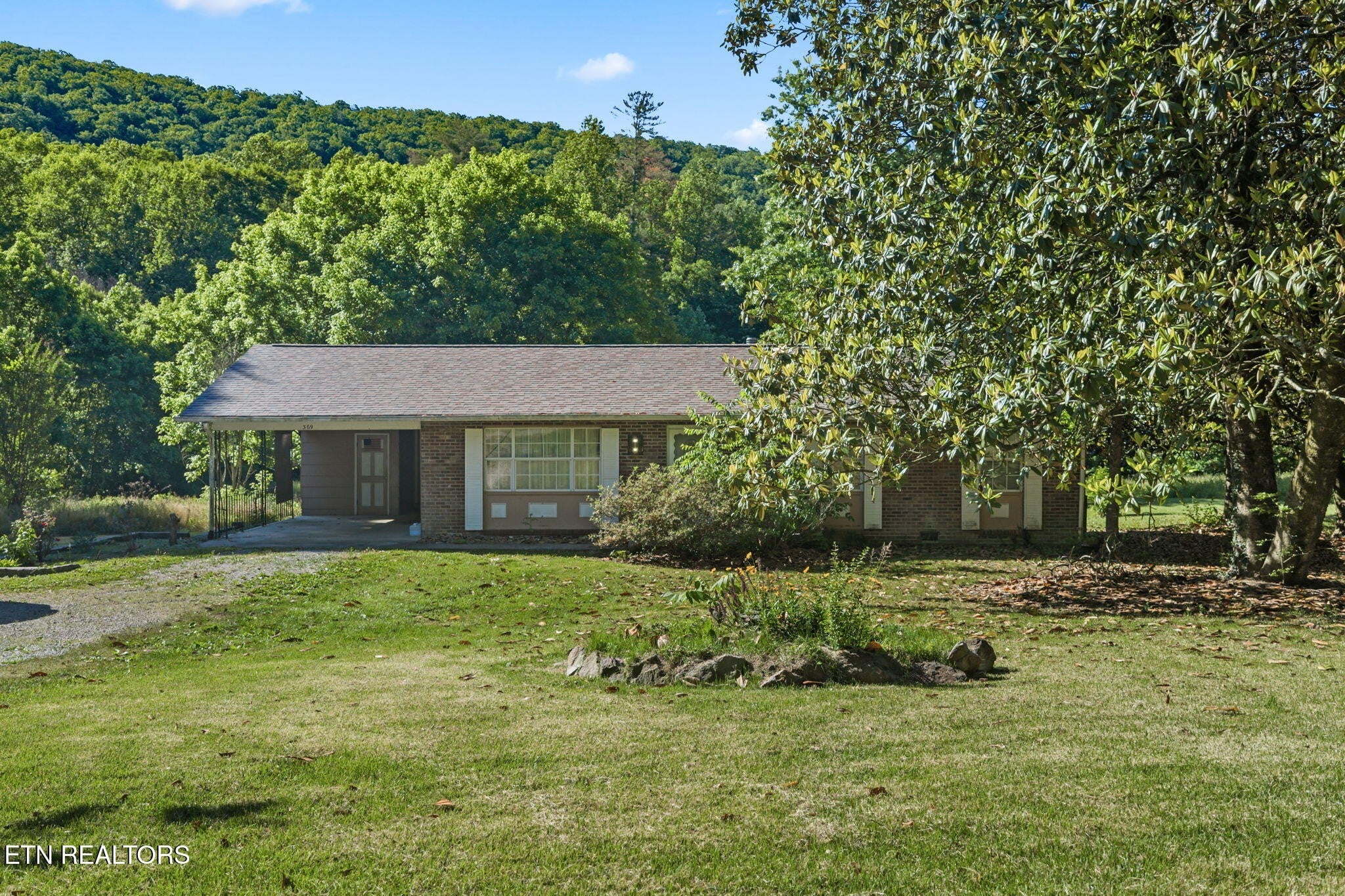 369 Back Valley Rd — photo