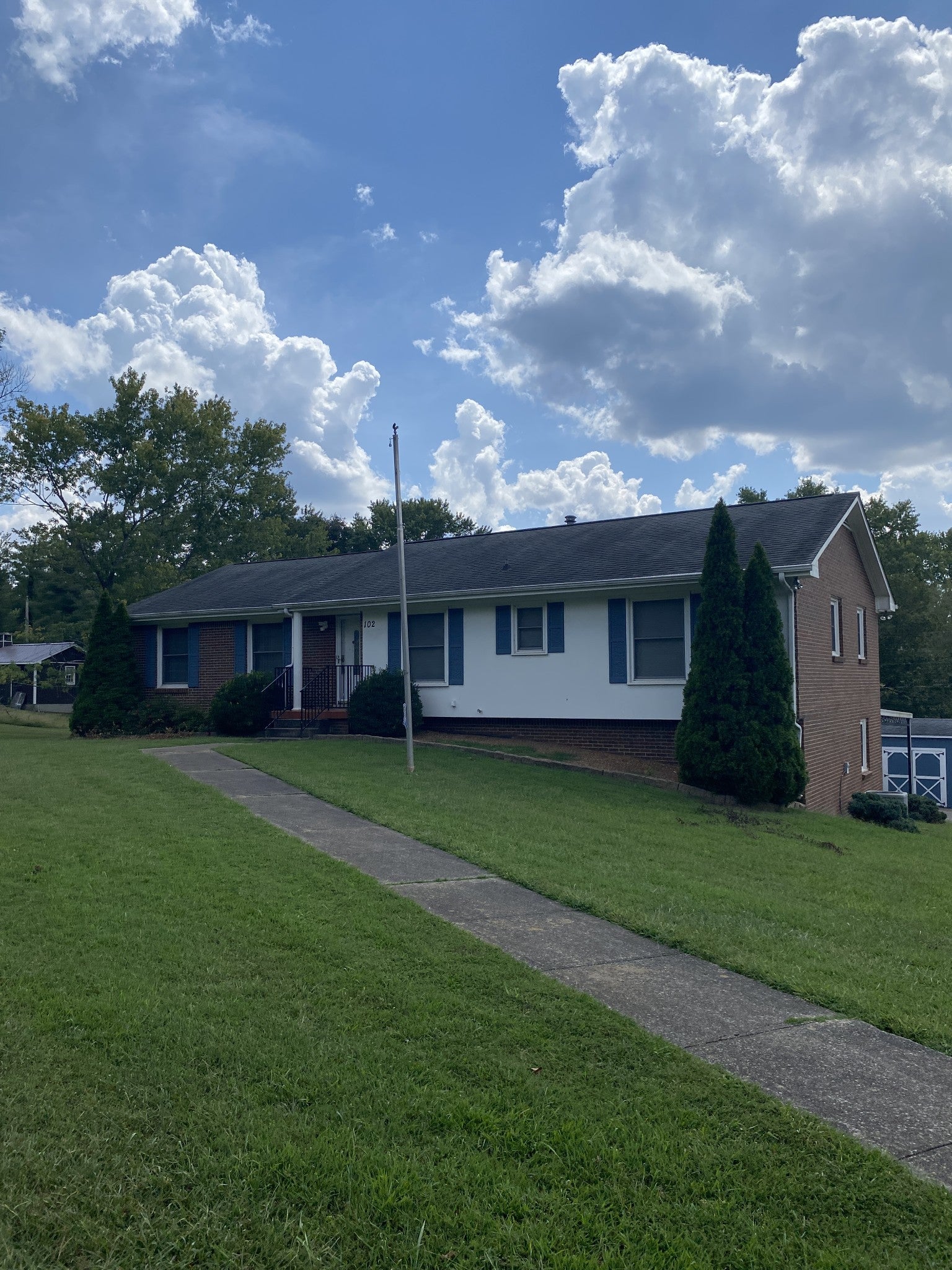 102 Bullock Dr — photo