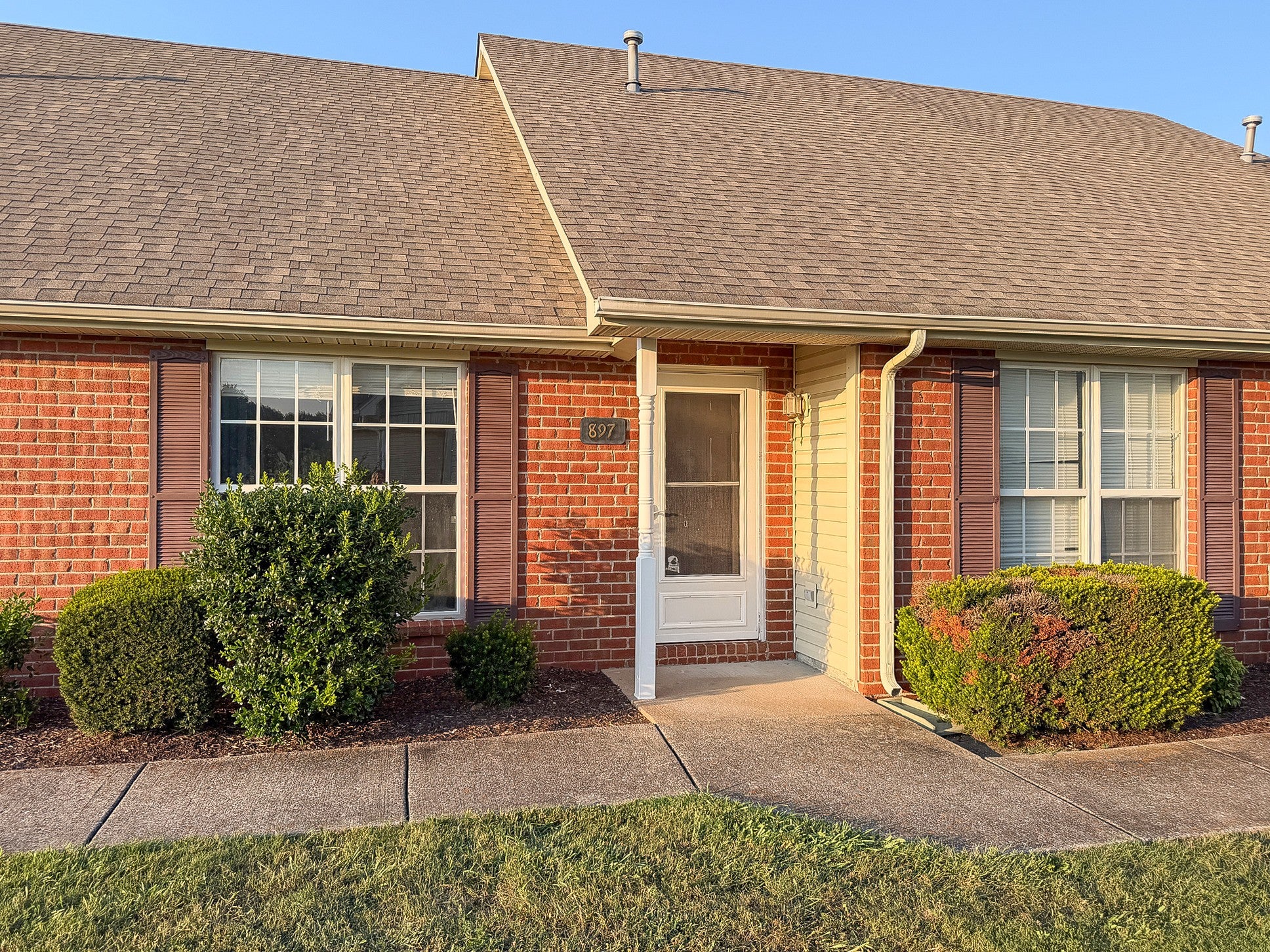 897 E Northfield Blvd — photo