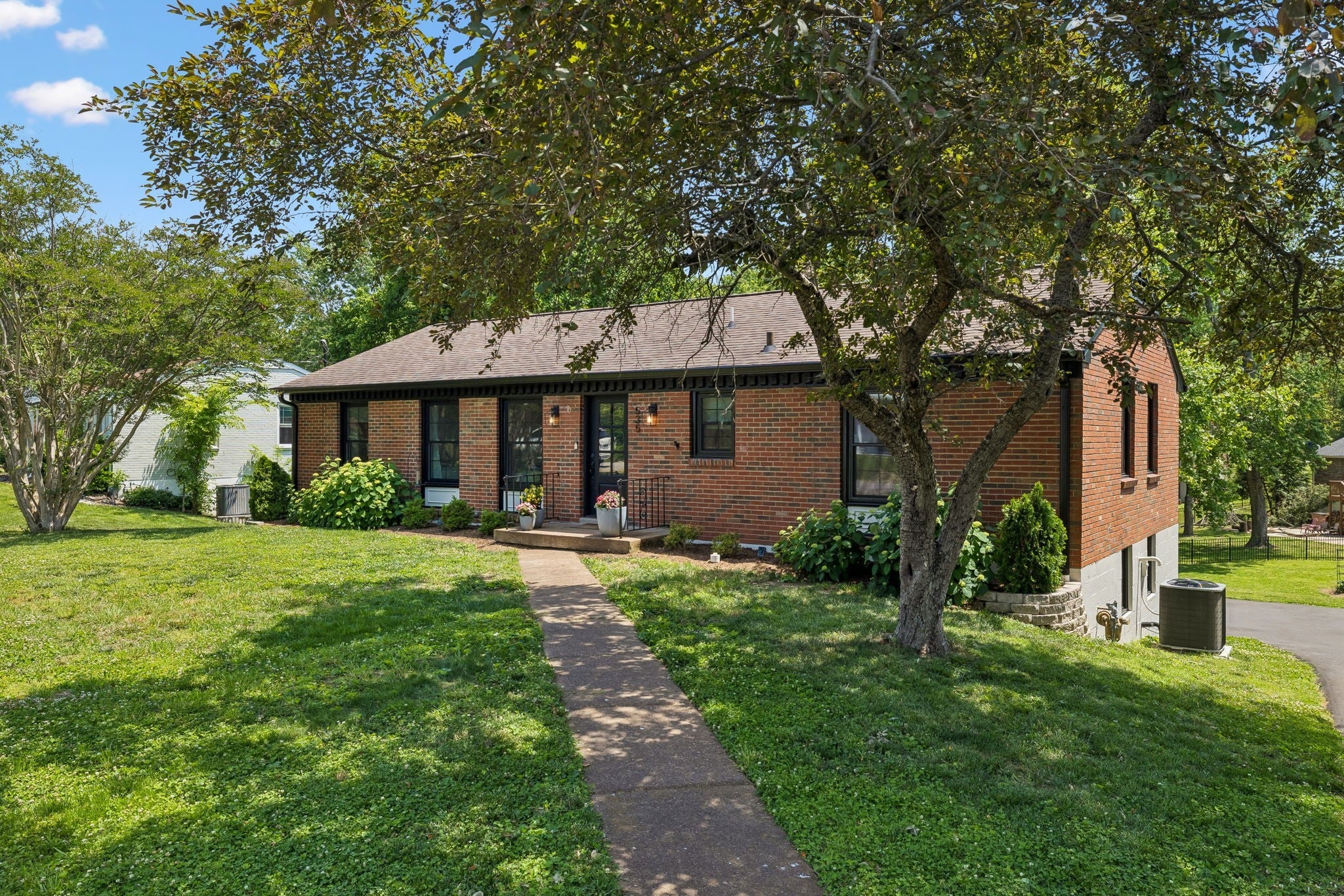 535 Richmar Dr — photo